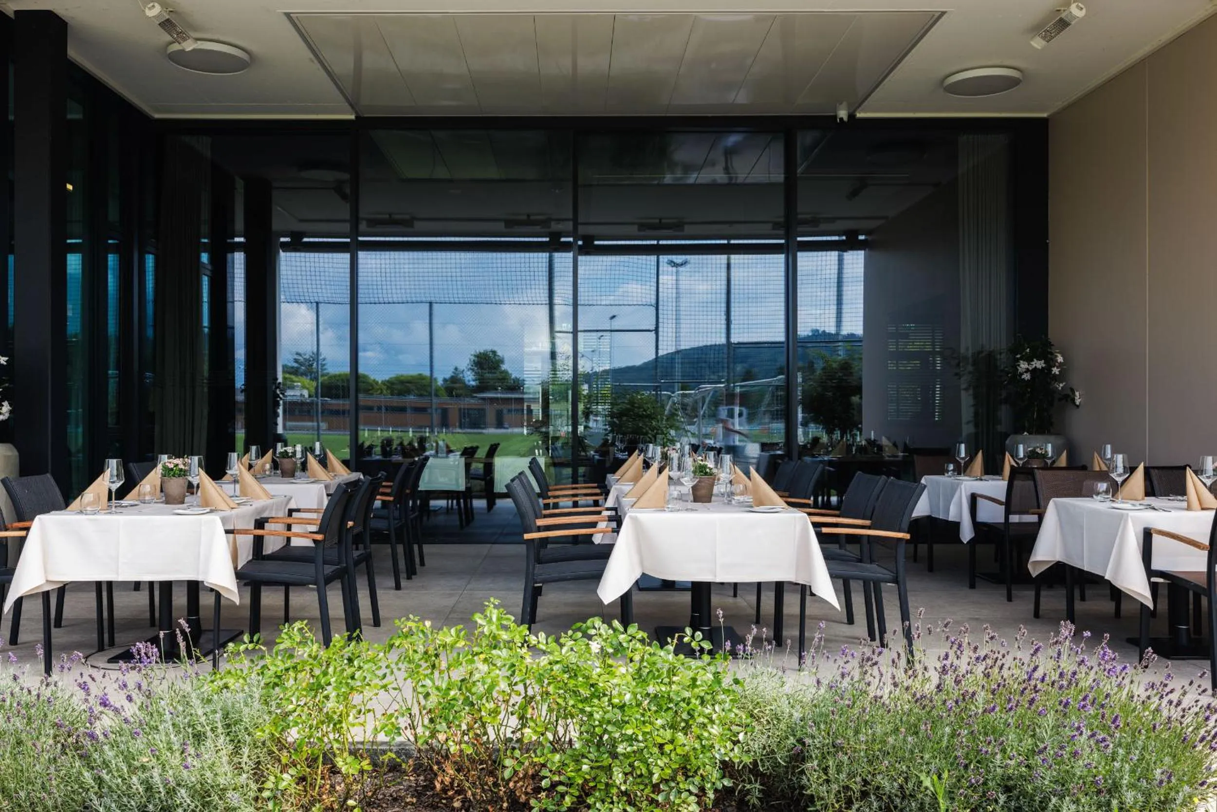 Restaurant/places to eat in Hotel kommod