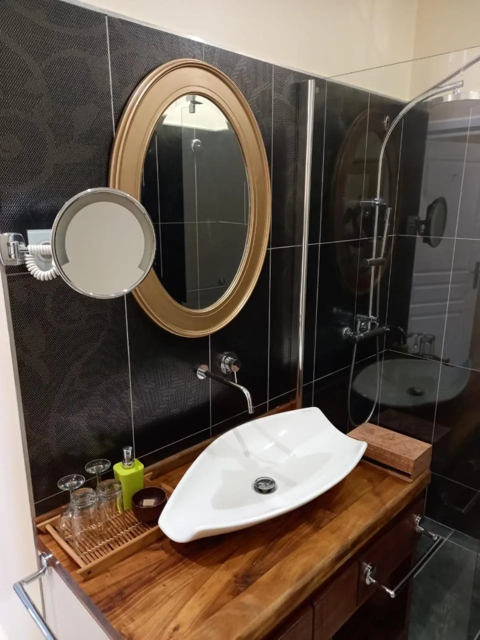 Bathroom in Villa Angélique - Hôtel classé Monument Historique