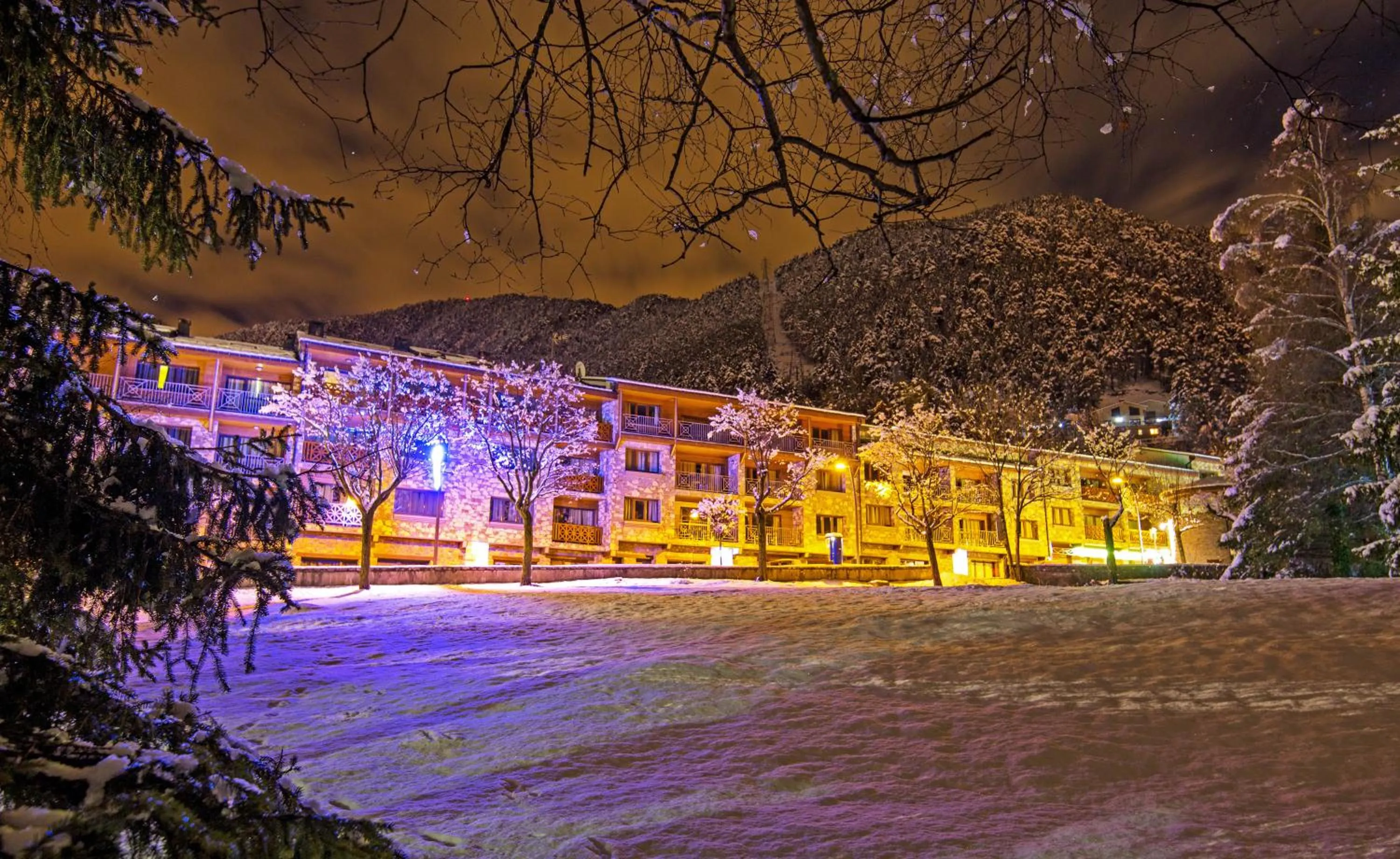 Property building in Apartaments Giberga