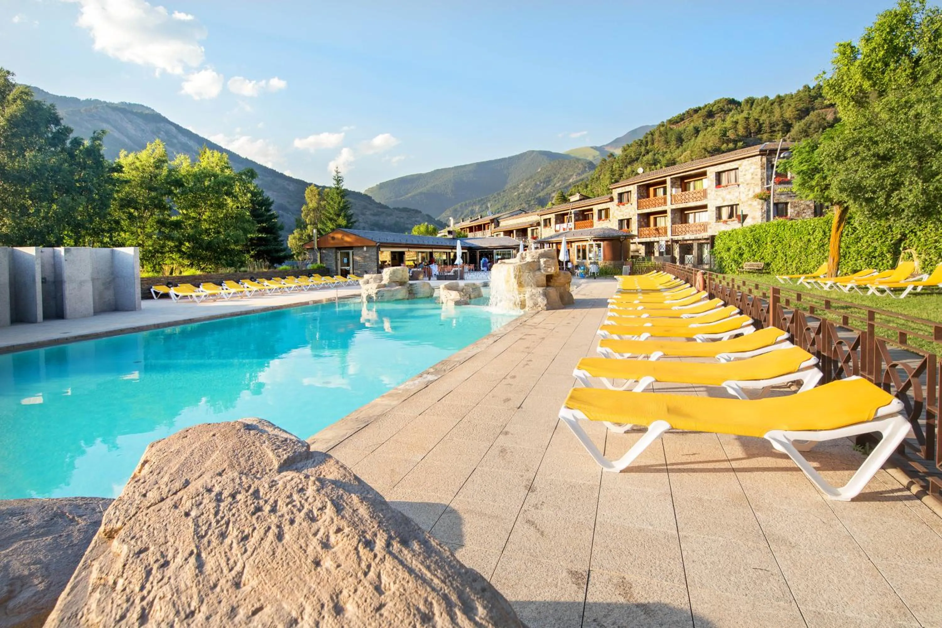 Facade/entrance in Apartaments Giberga