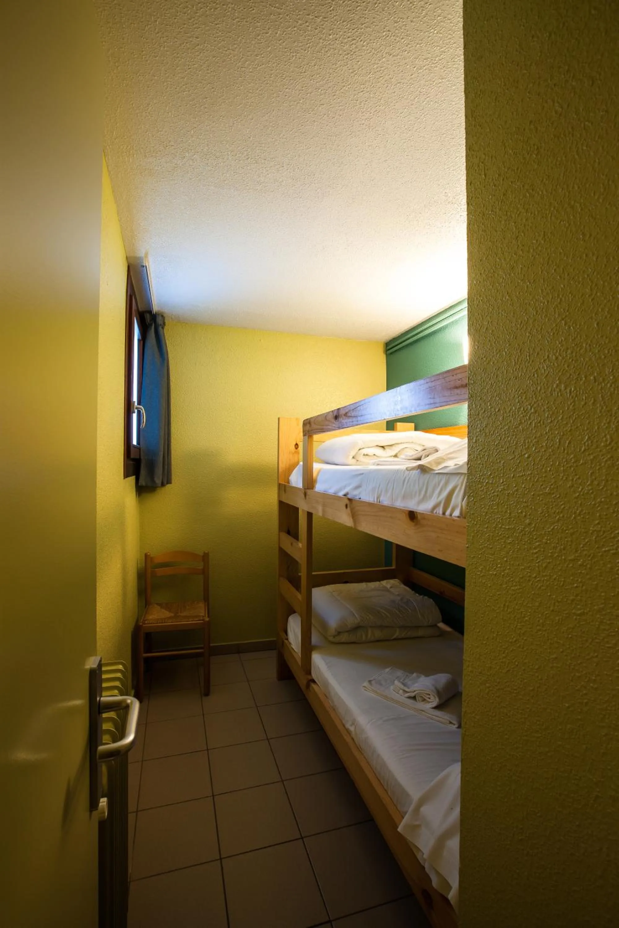 bunk bed, Bed in Apartaments Giberga