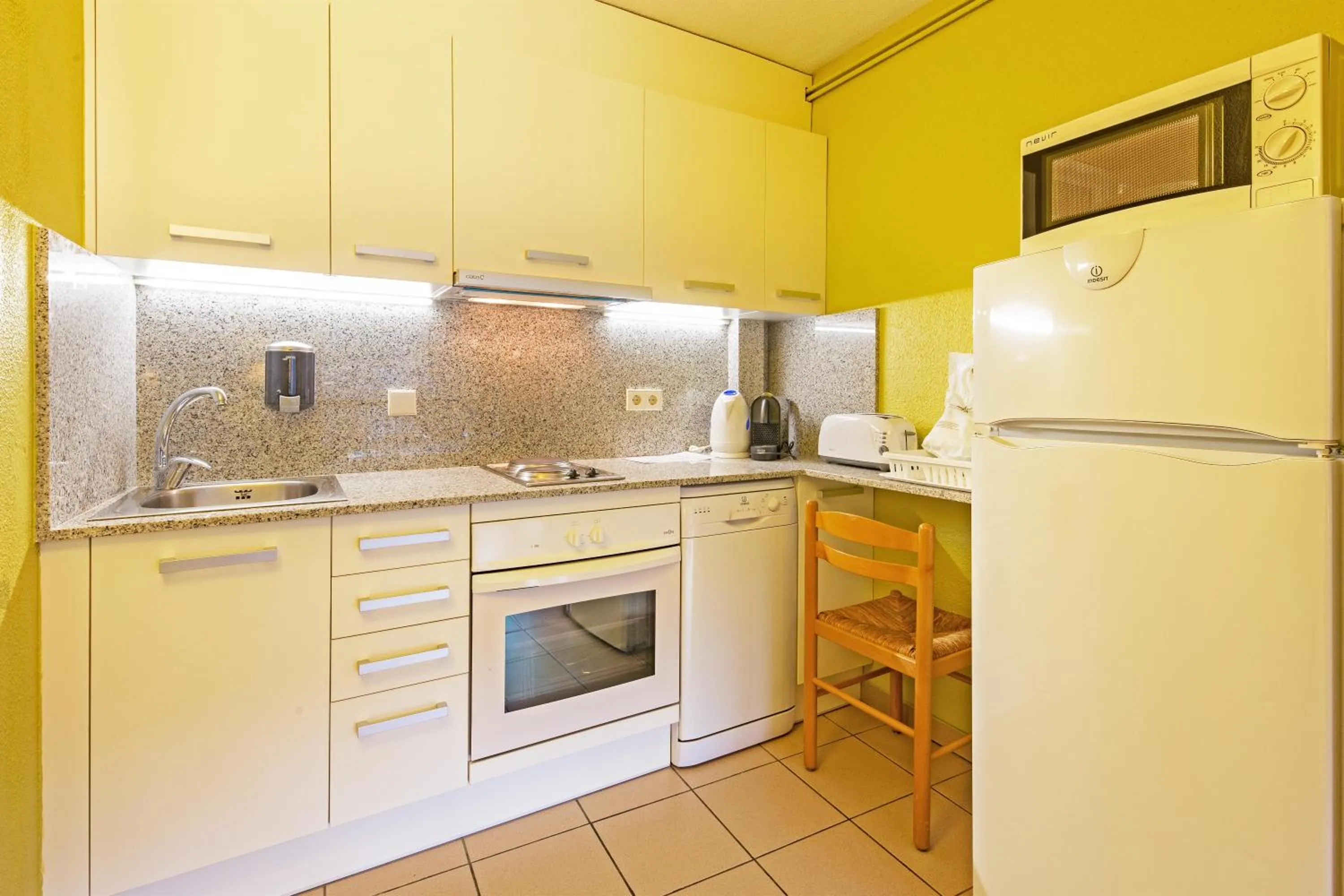 Kitchen or kitchenette in Apartaments Giberga