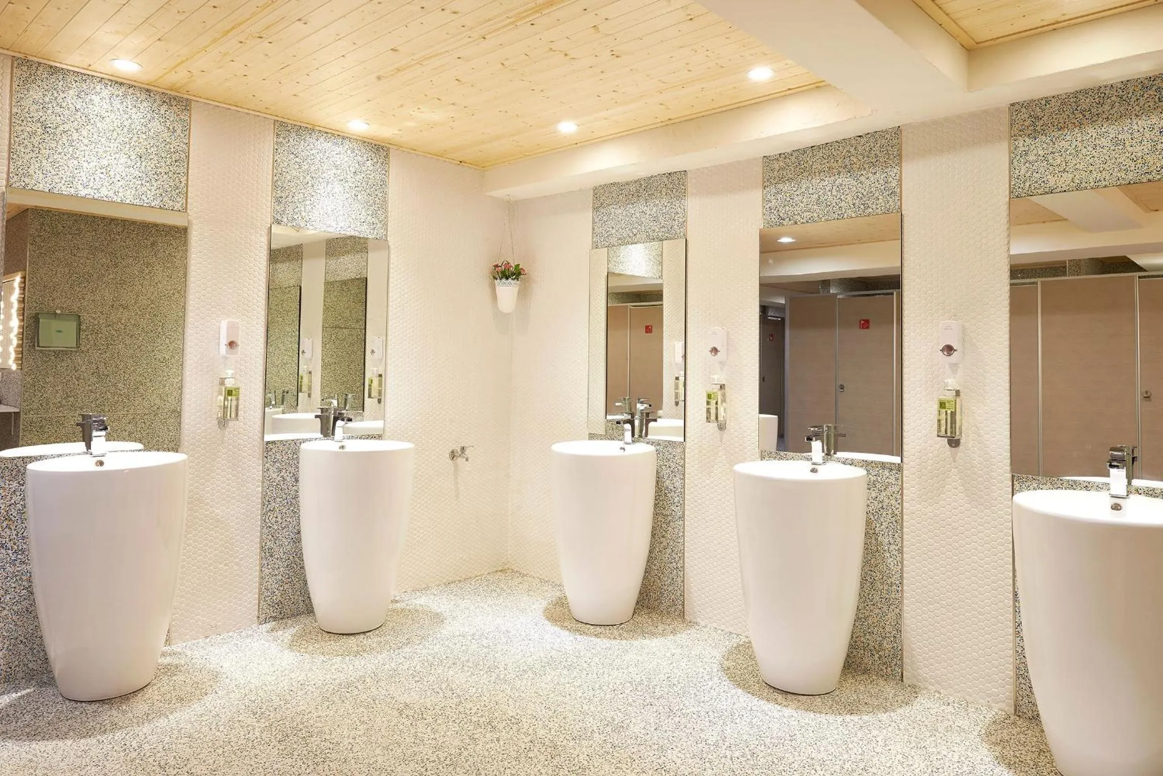 Bathroom in Ease Single Inn