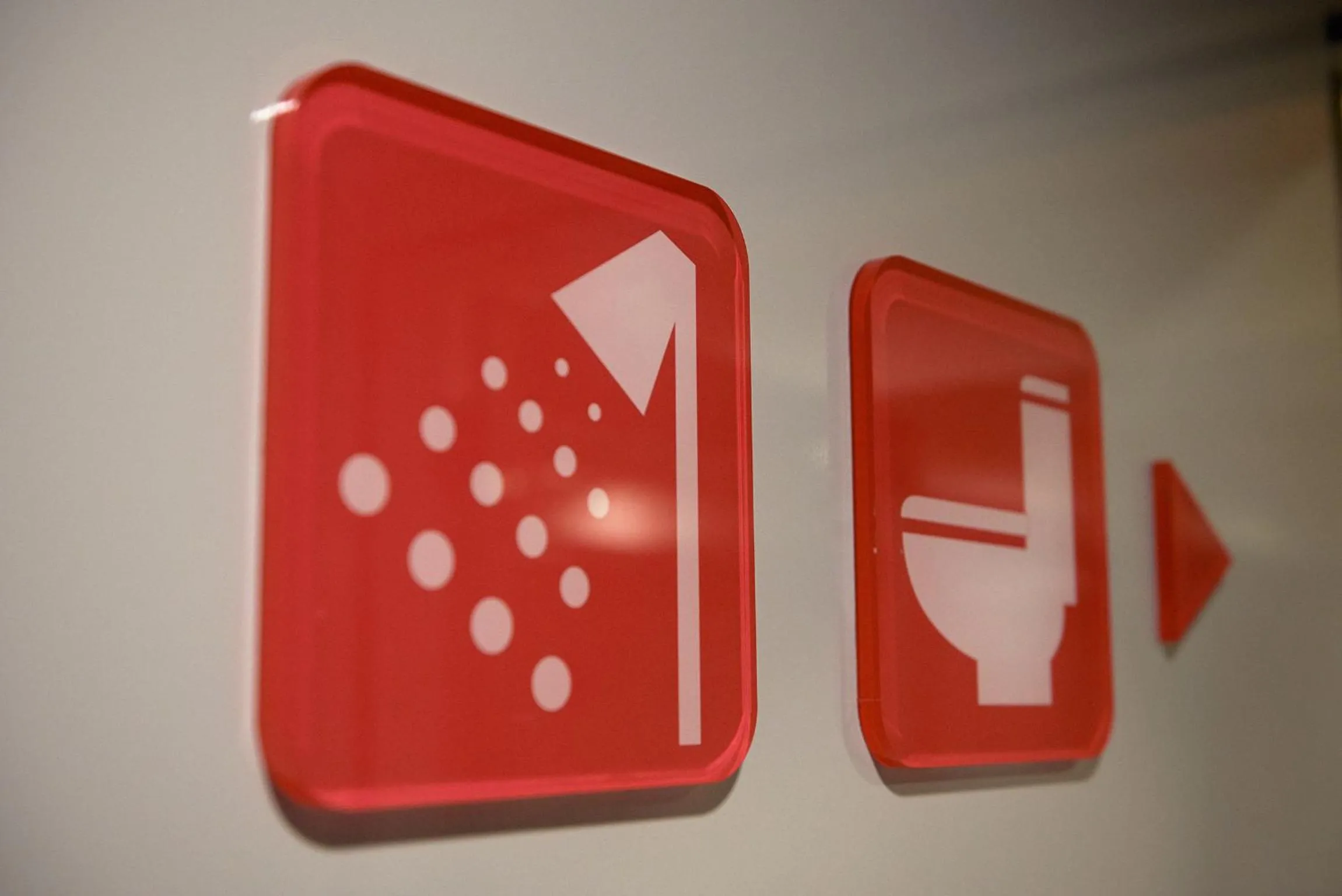 Logo/Certificate/Sign in Ease Single Inn