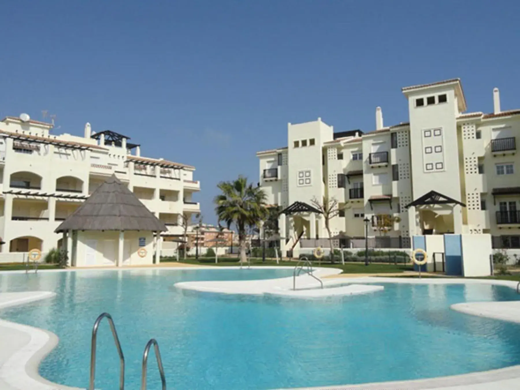 2108-Nice apt with pool close from beach and bars 2108-Nice apt with pool close from beach and bars