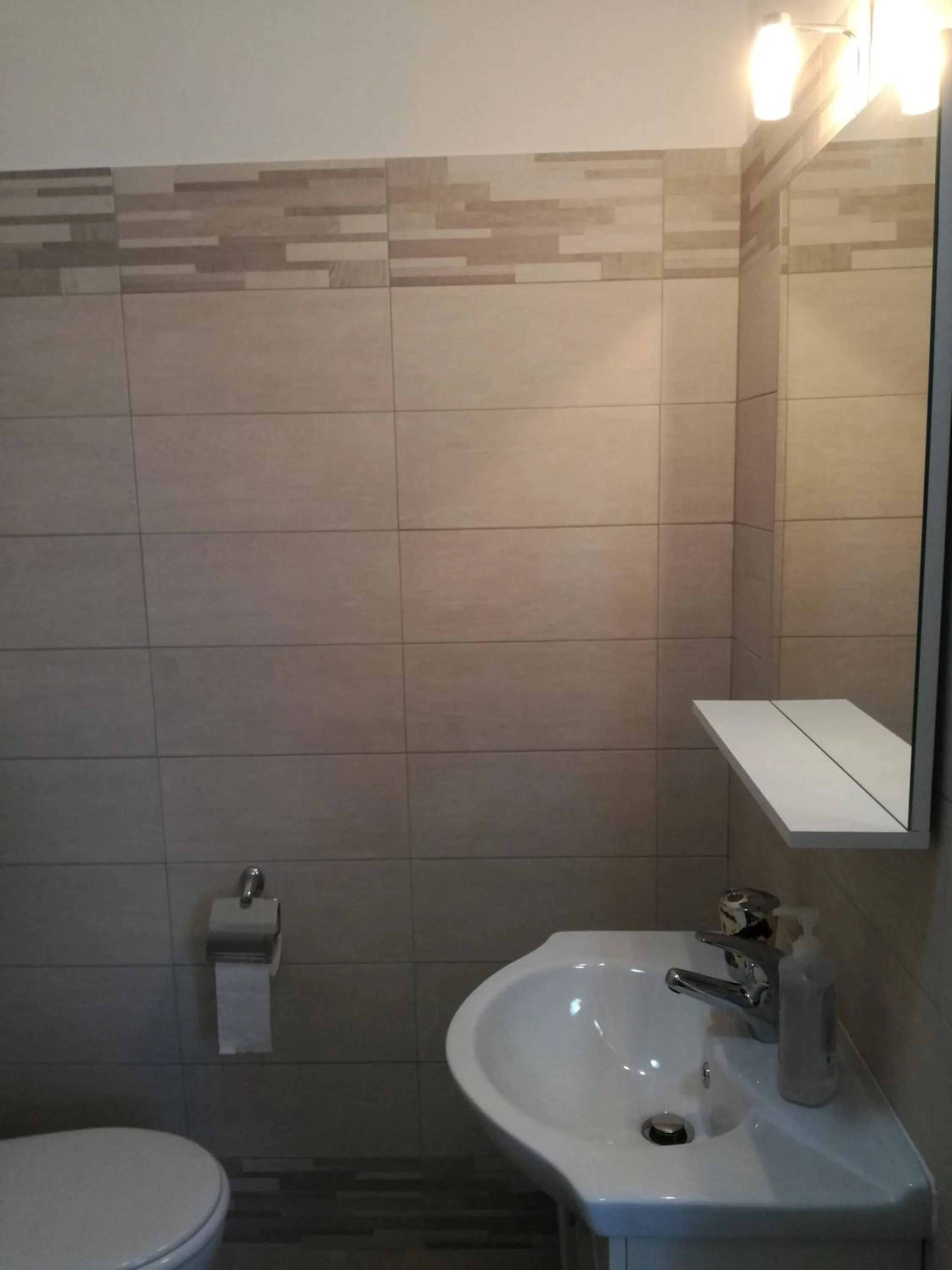 Shower in B&B Casa degli Ulivi