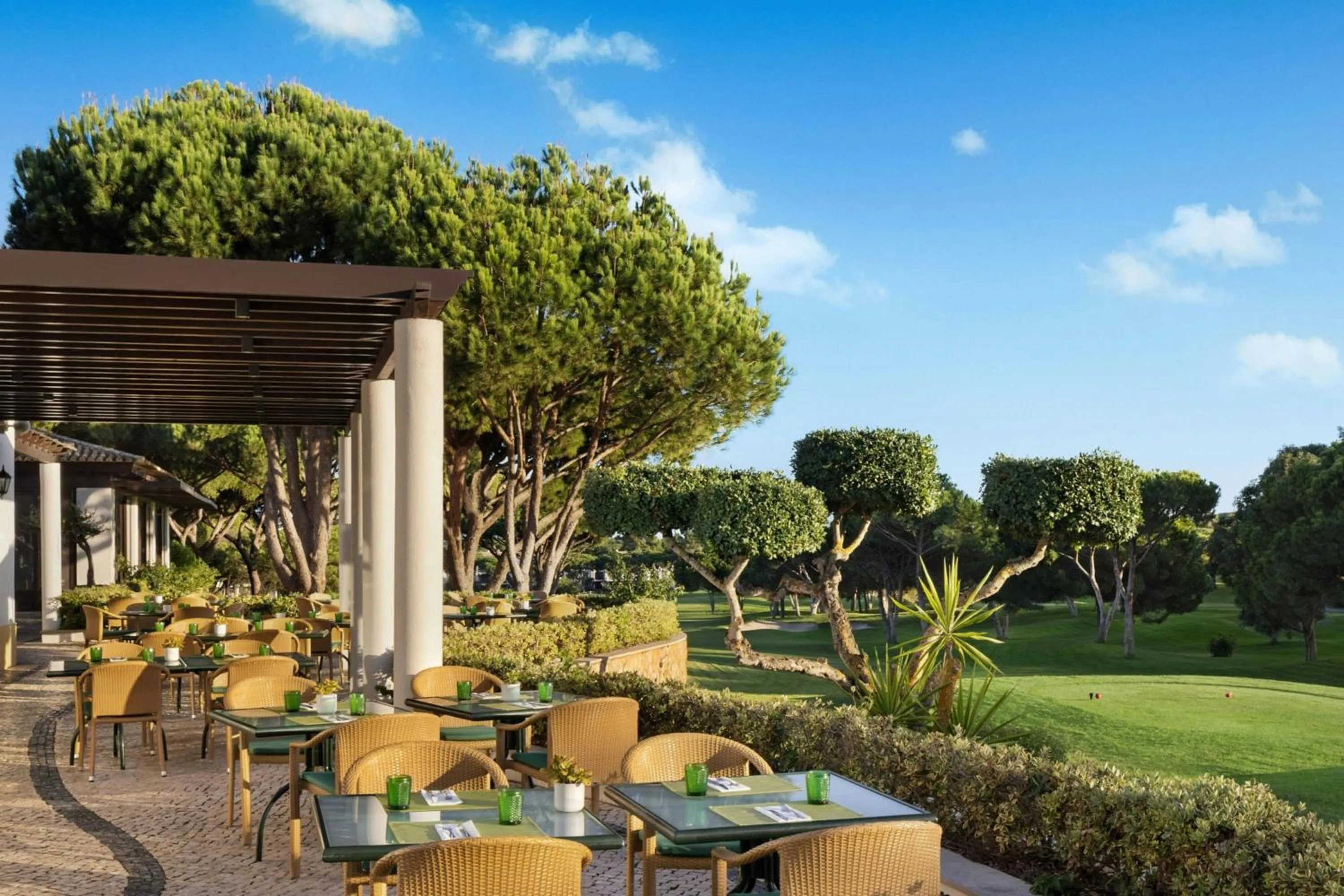 Restaurant/places to eat in Pine Cliffs Ocean Suites, a Luxury Collection Resort & Spa, Algarve