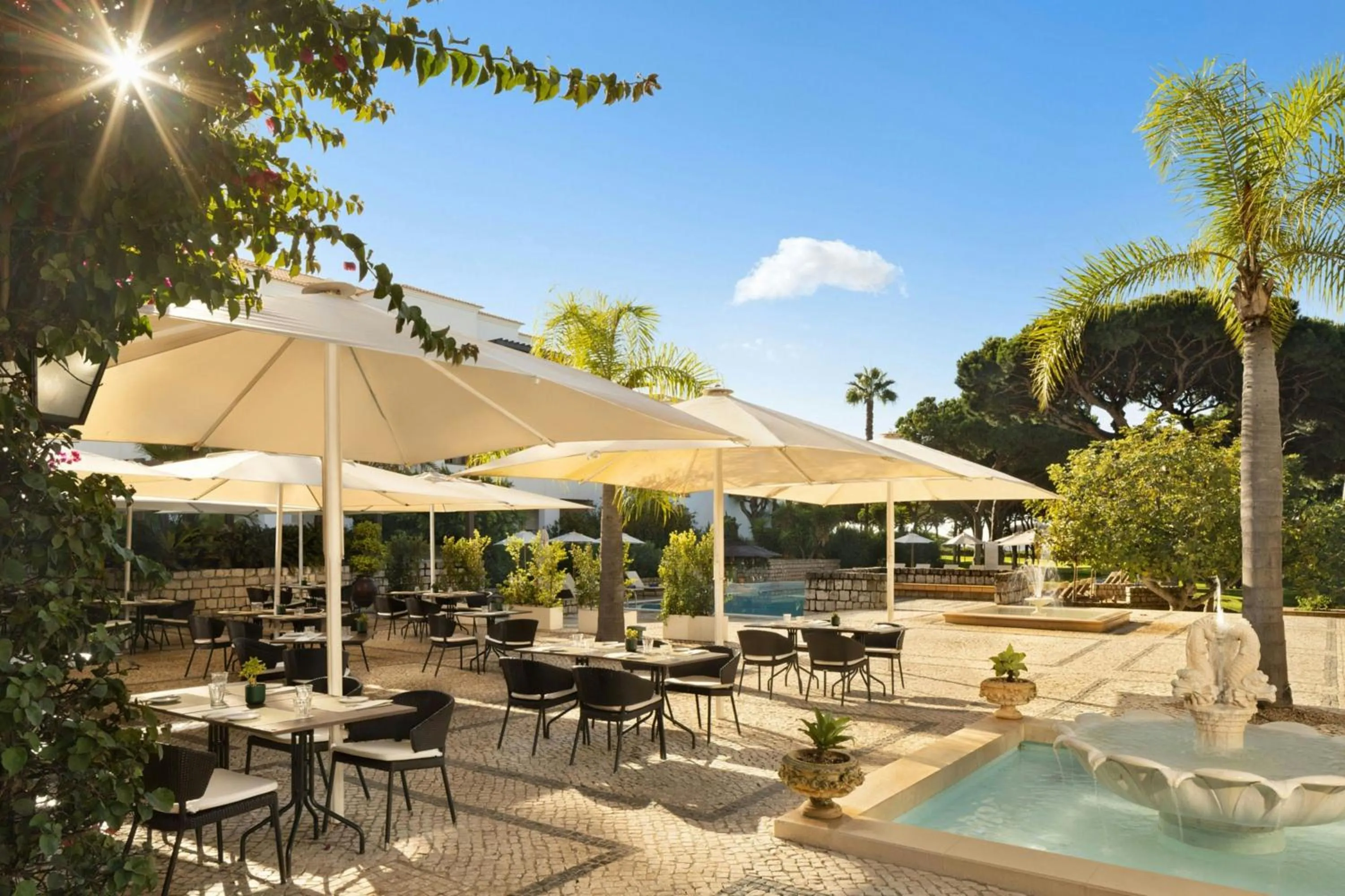Restaurant/places to eat in Pine Cliffs Ocean Suites, a Luxury Collection Resort & Spa, Algarve