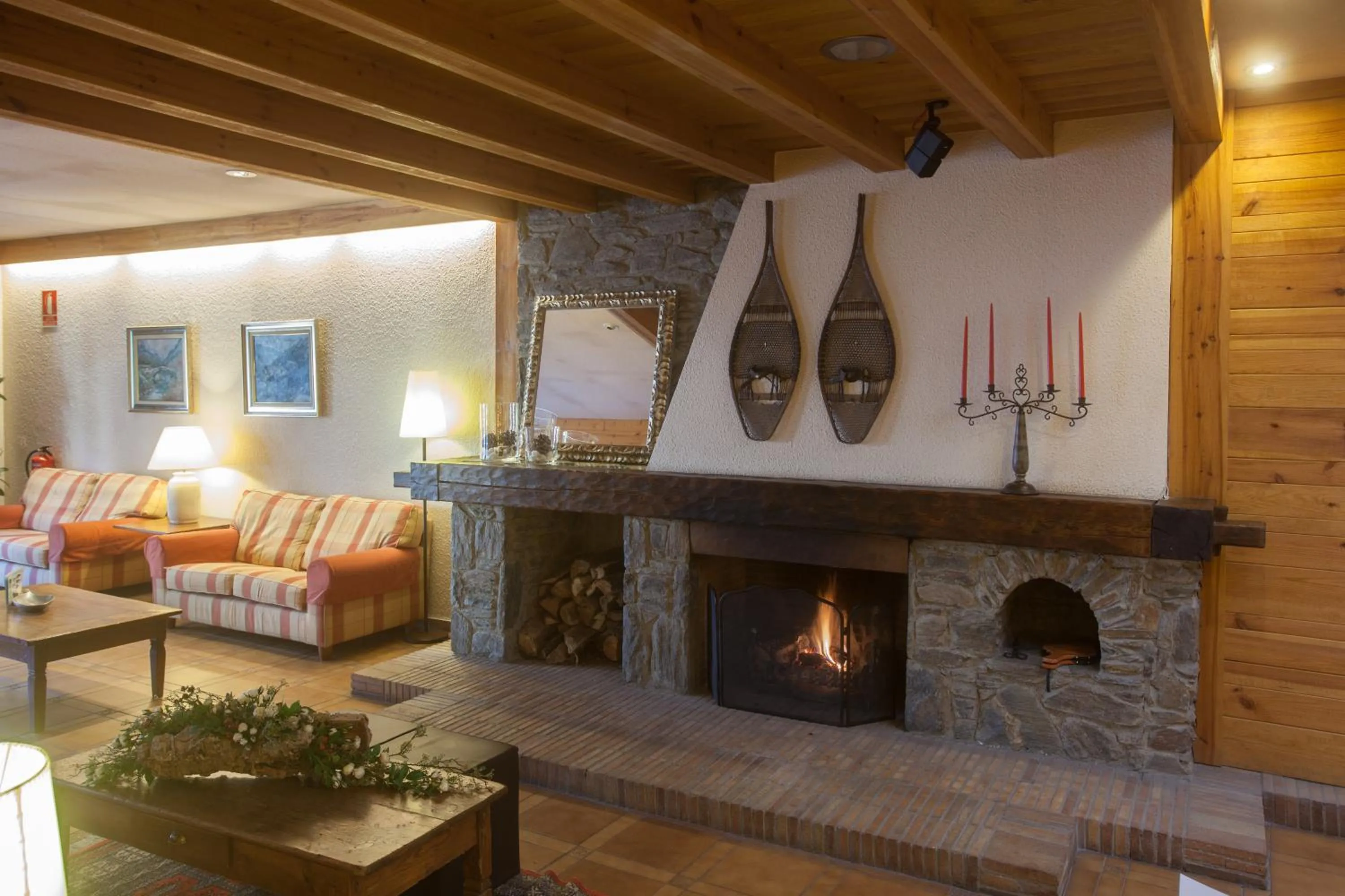 Communal lounge/ TV room in Hotel Bonavida