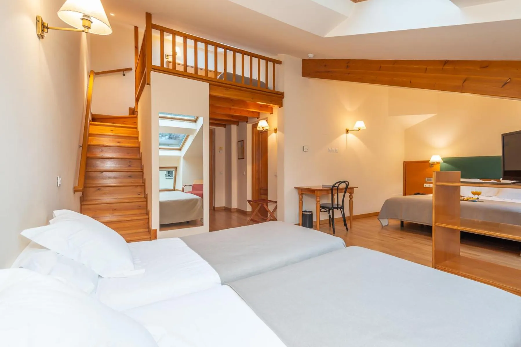 Bedroom, Bed in Hotel Bonavida