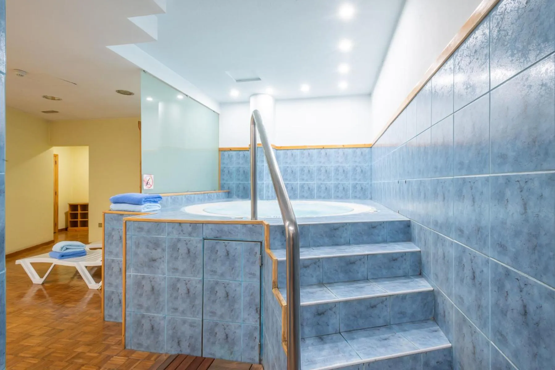 Hot Tub in Hotel Bonavida