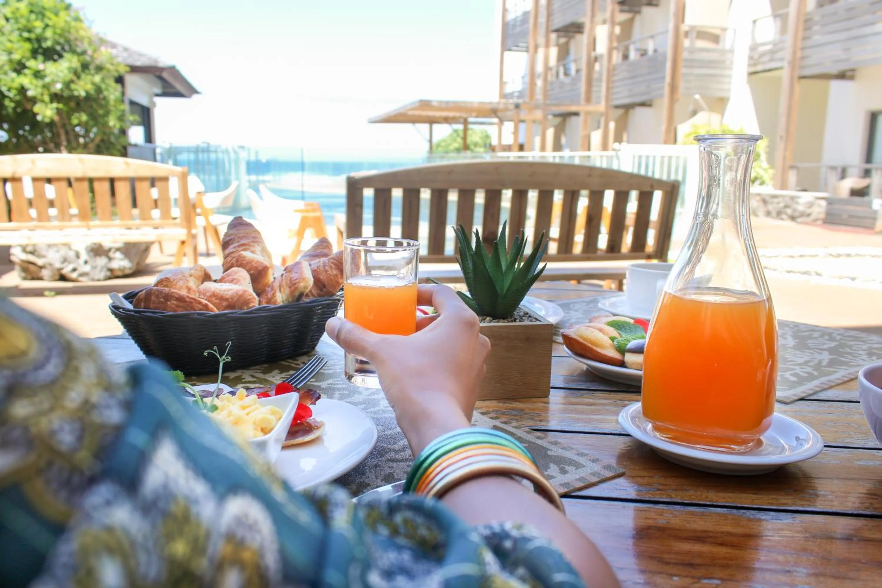 Breakfast in Le Battant Des Lames