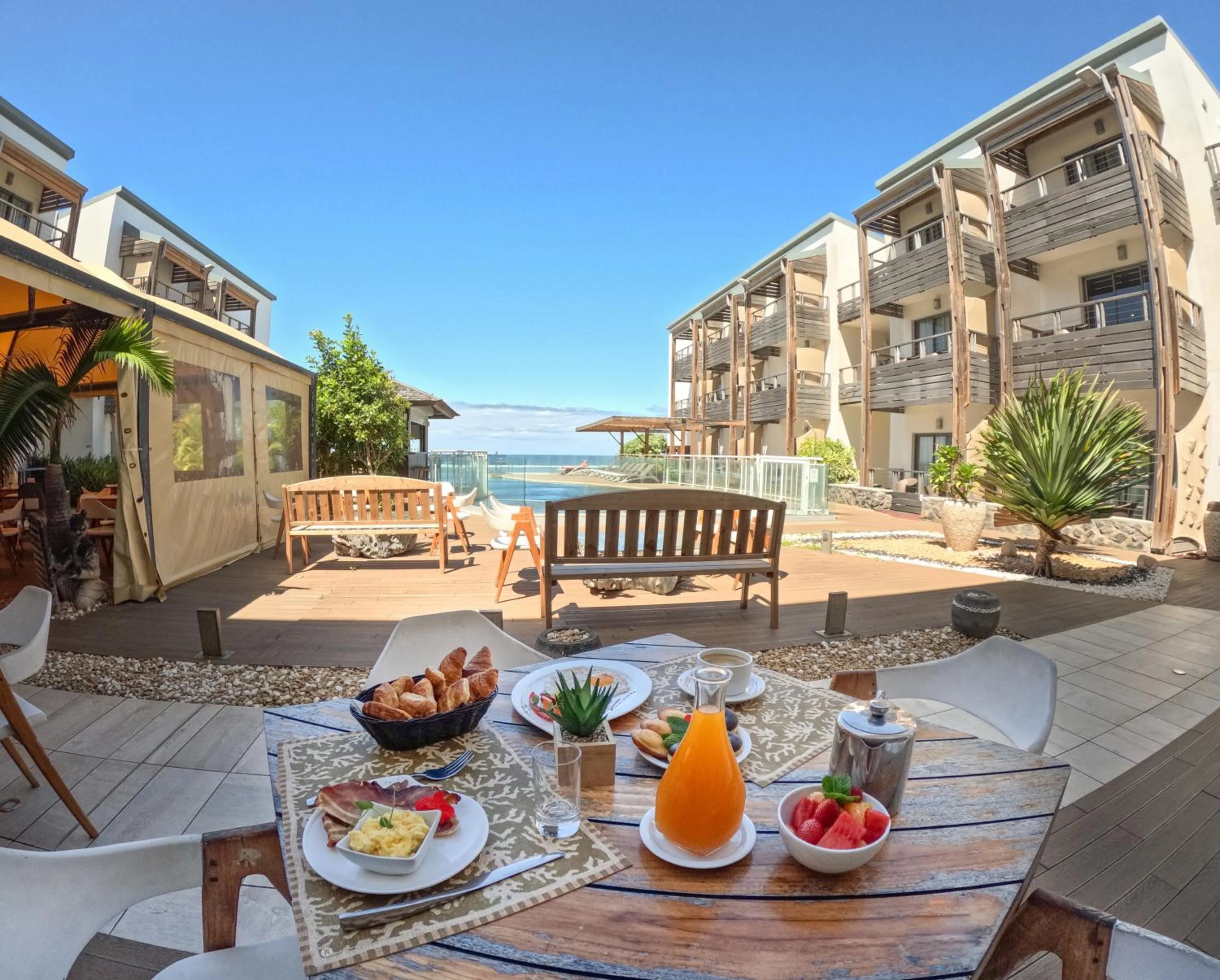 Breakfast in Le Battant Des Lames