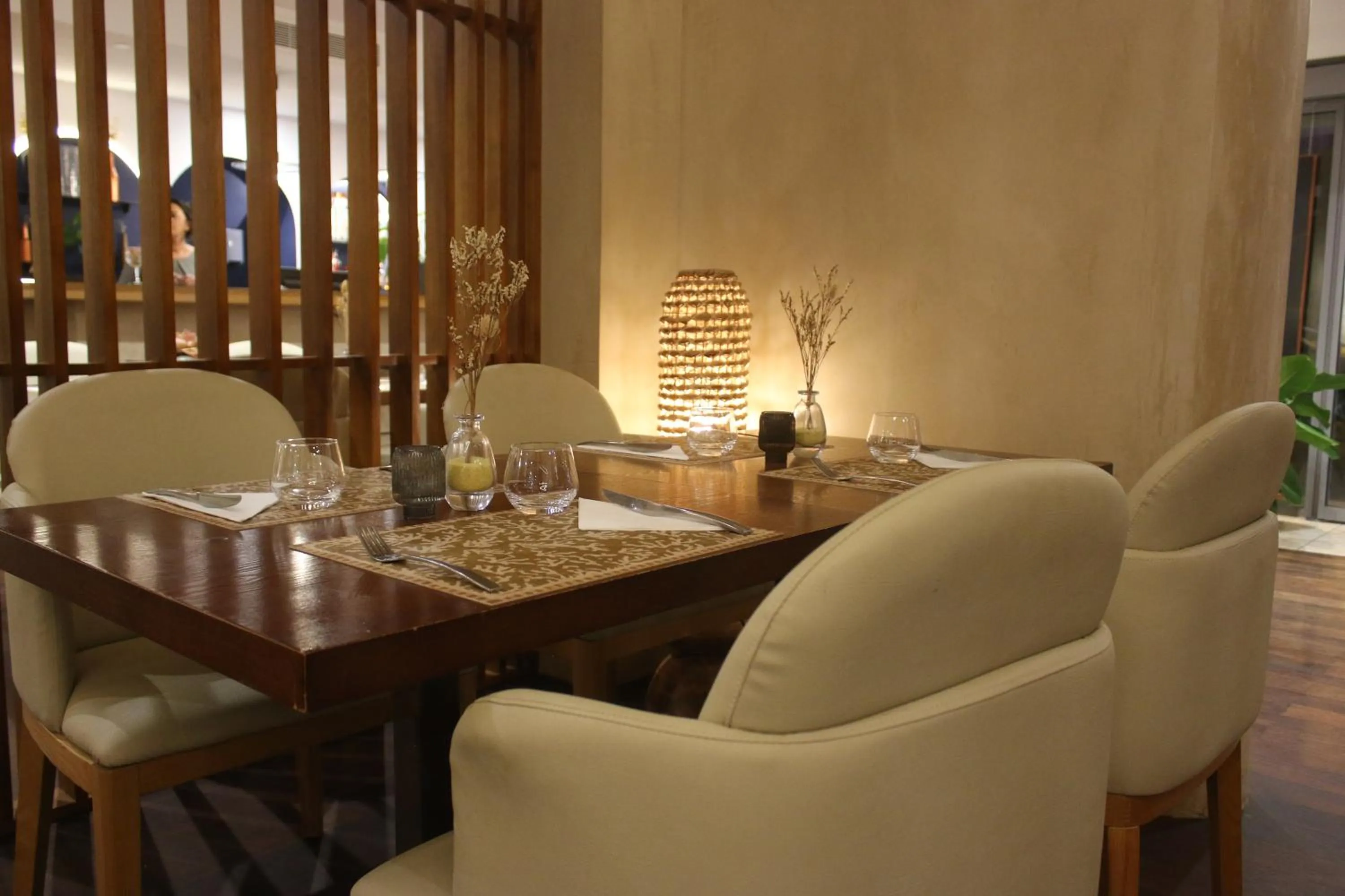 Restaurant/places to eat in Le Battant Des Lames