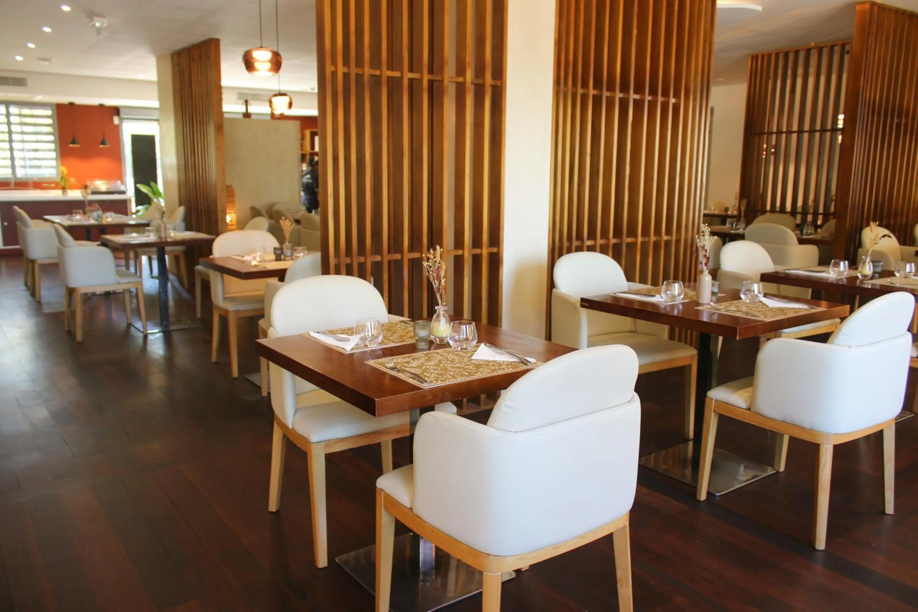 Restaurant/places to eat in Le Battant Des Lames