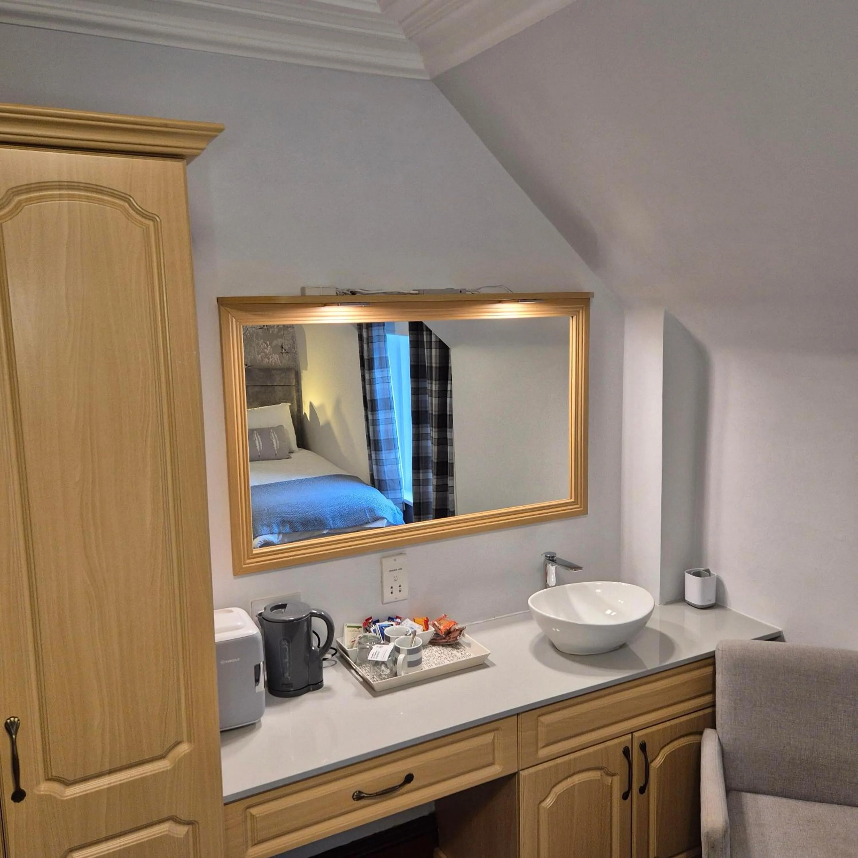 Bedroom, Bed in Kintrae B&B