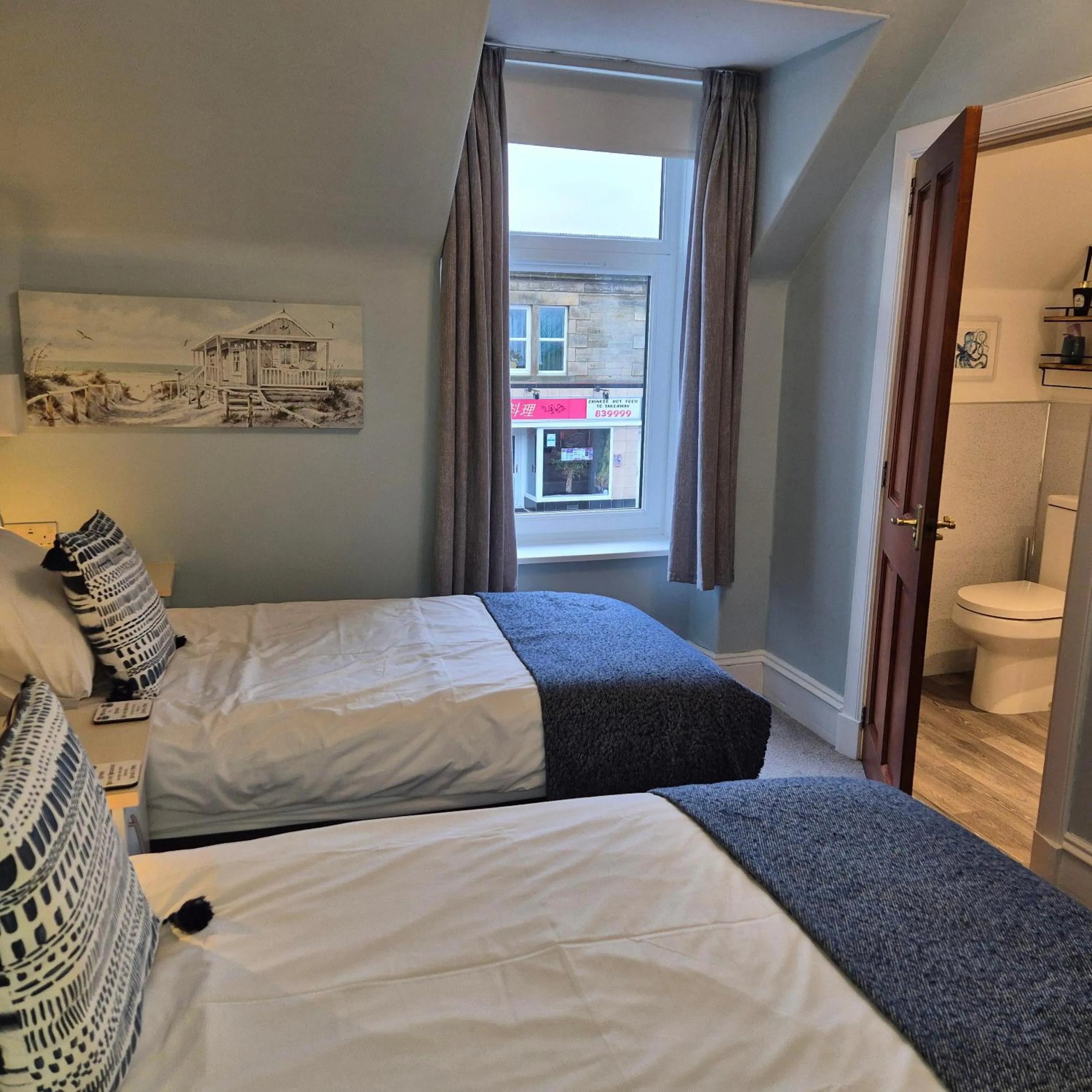 Bedroom, Bed in Kintrae B&B