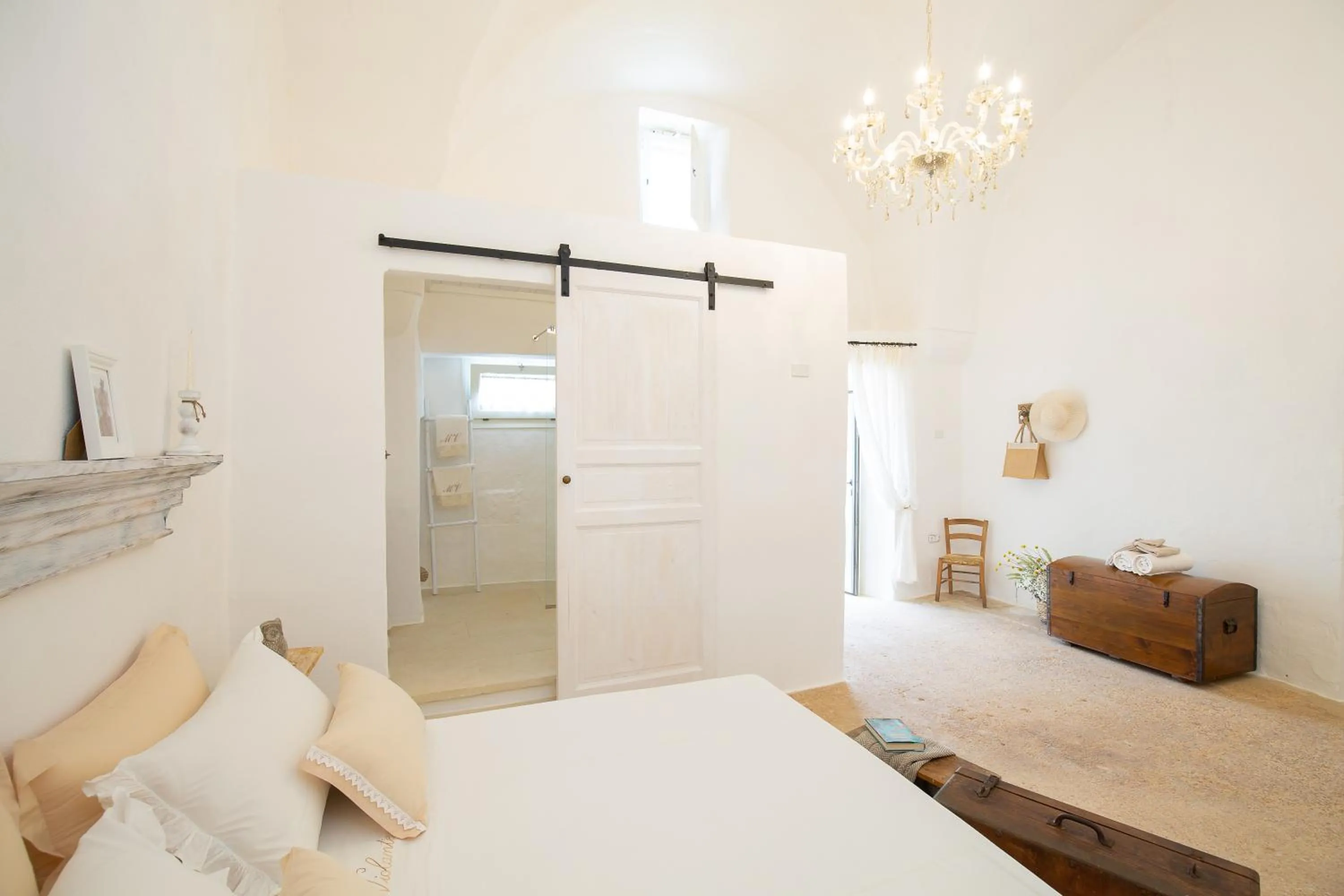 Photo of the whole room, Bed in Masseria Violante Boutique Hotel