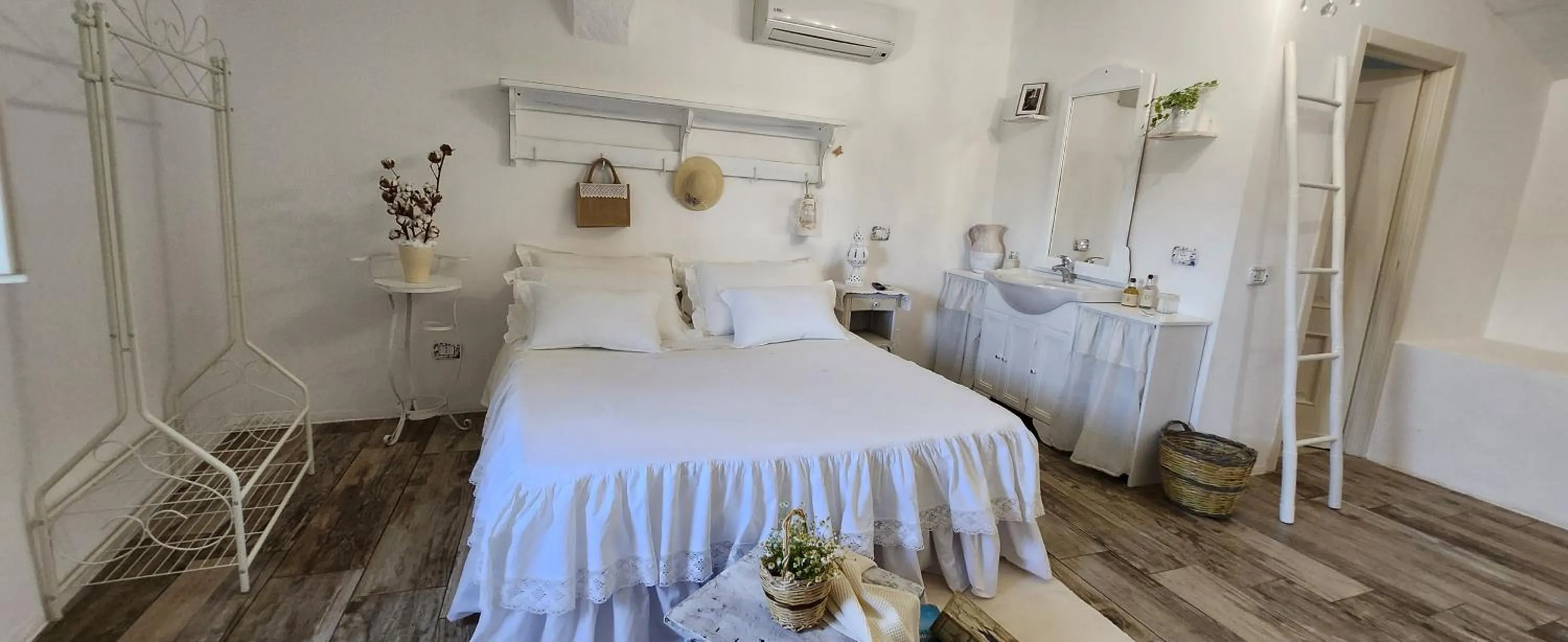Bed in Masseria Violante Boutique Hotel