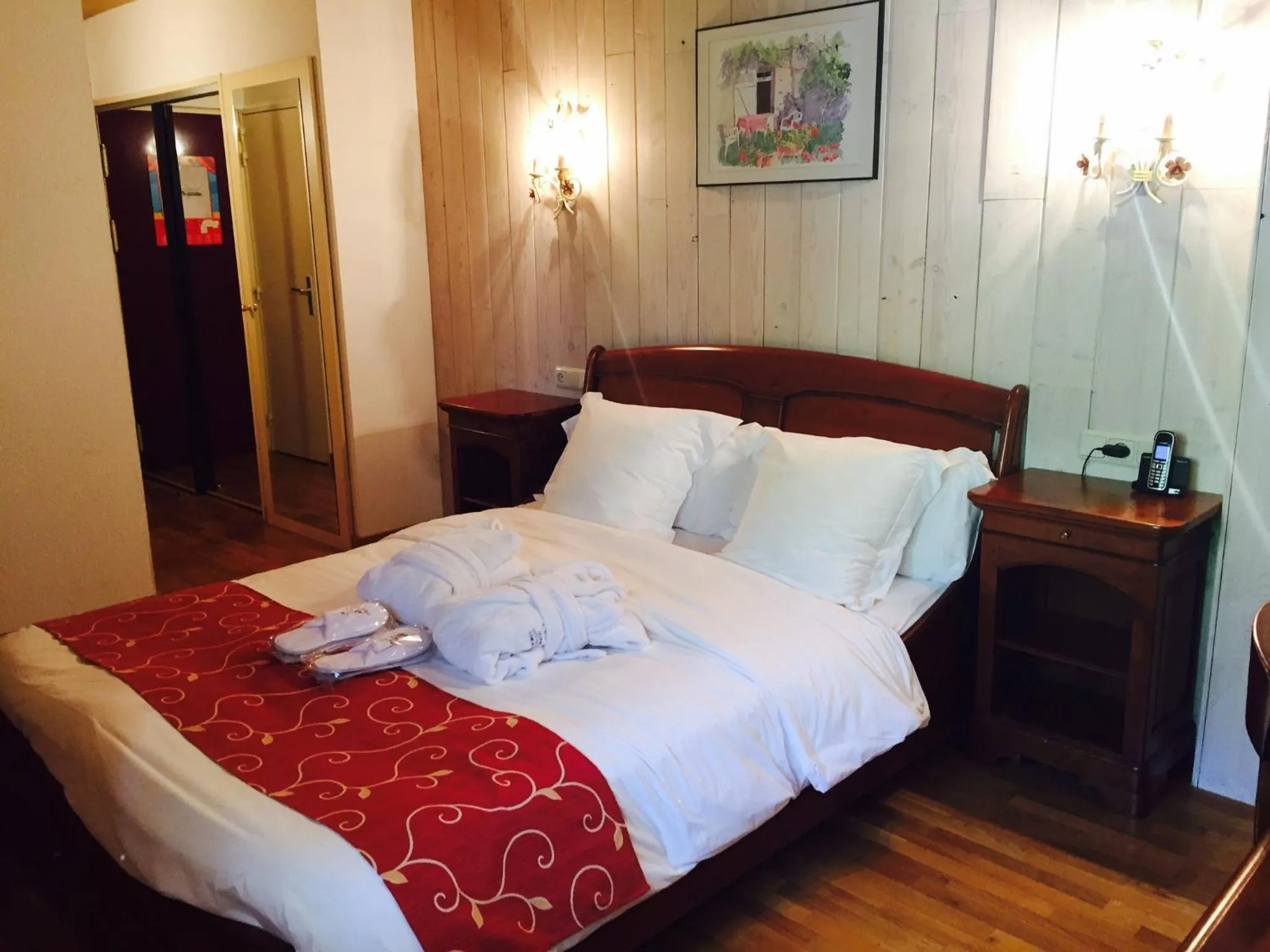 Bedroom, Bed in Hotel & SPA Llop Gris