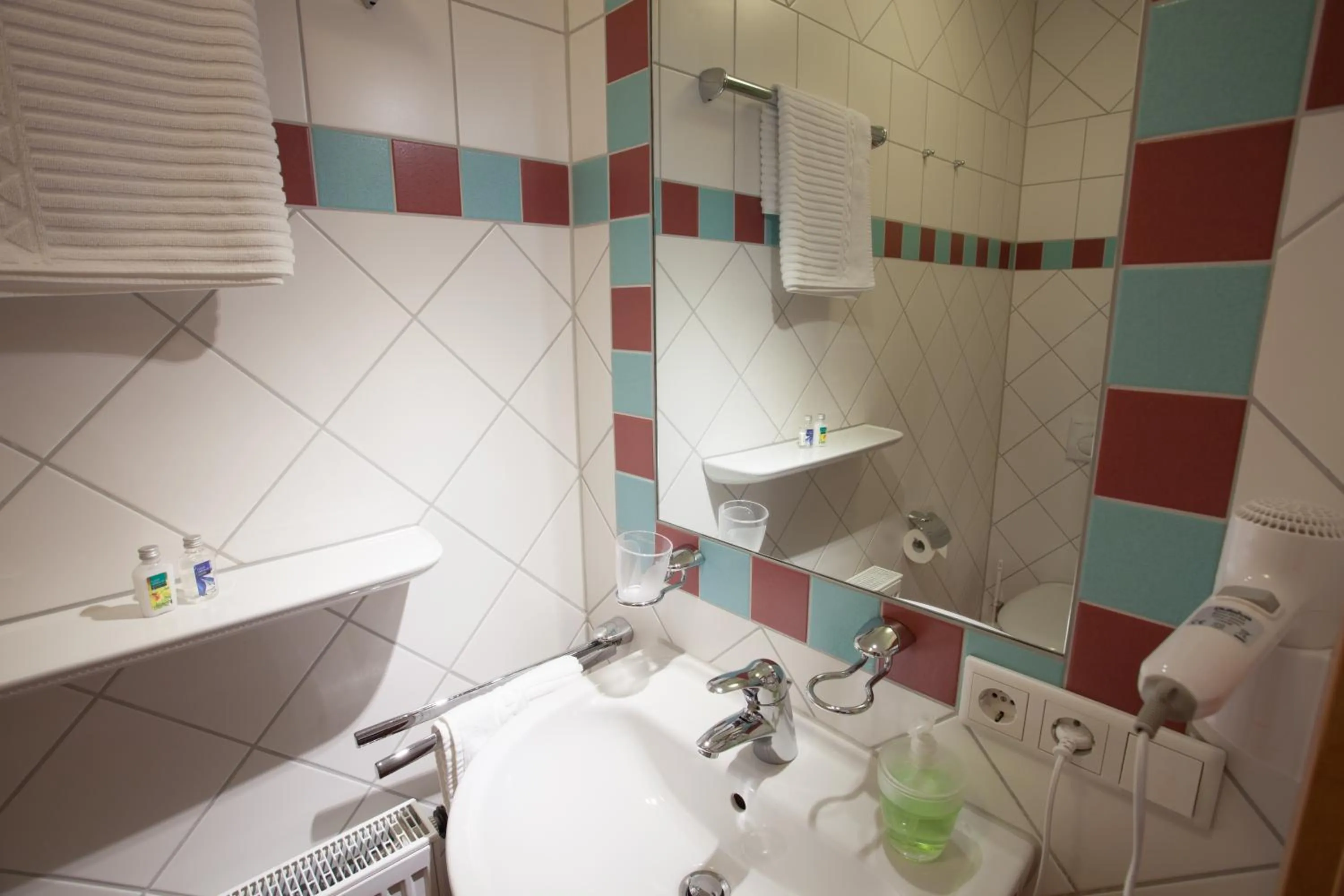 Toilet in Hofgut Langenborn Wohnen auf Zeit möblierte Apartments Aschaffenburg Alzenau Frankfurt