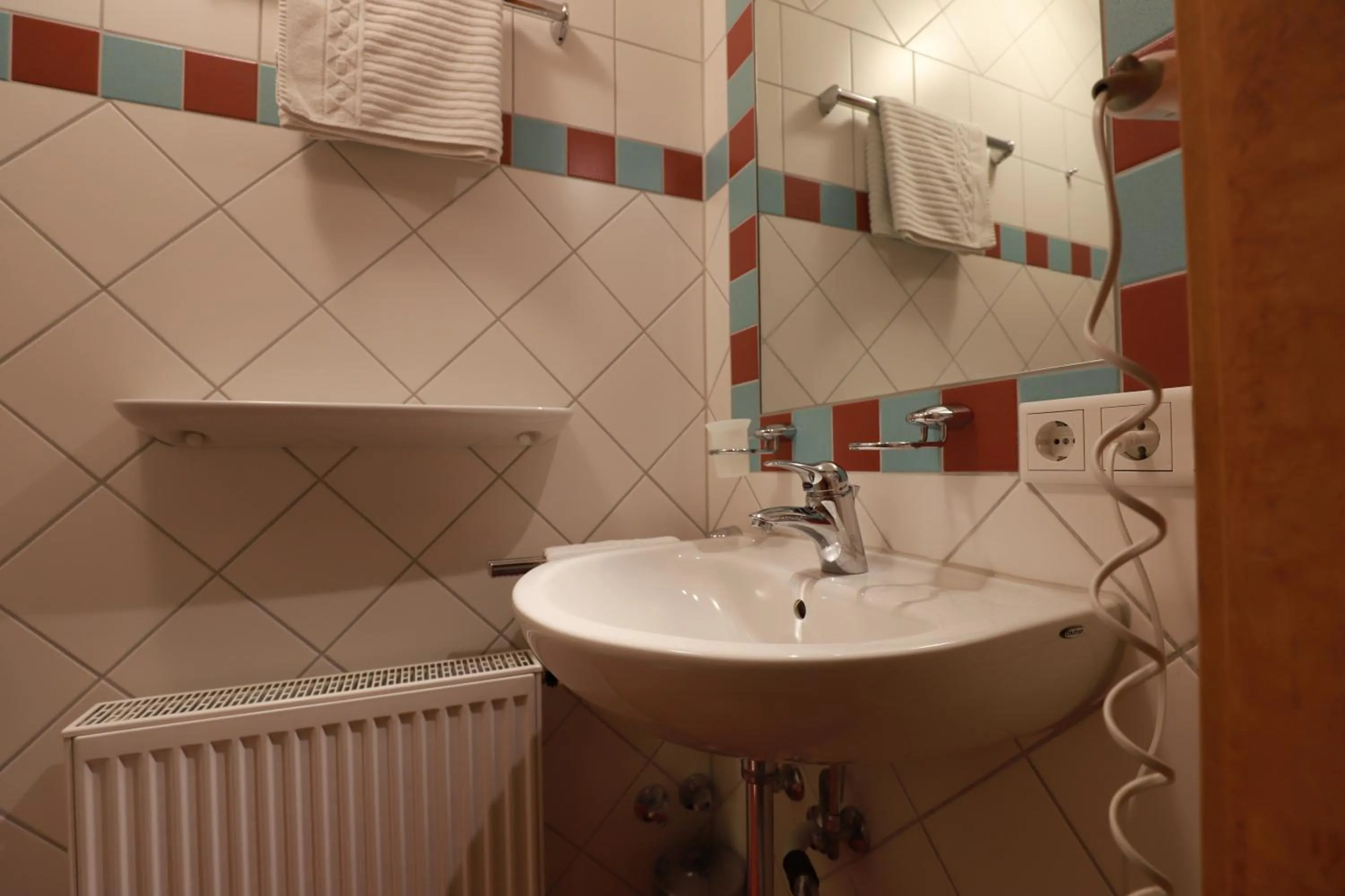 Bathroom in Hofgut Langenborn Wohnen auf Zeit möblierte Apartments Aschaffenburg Alzenau Frankfurt