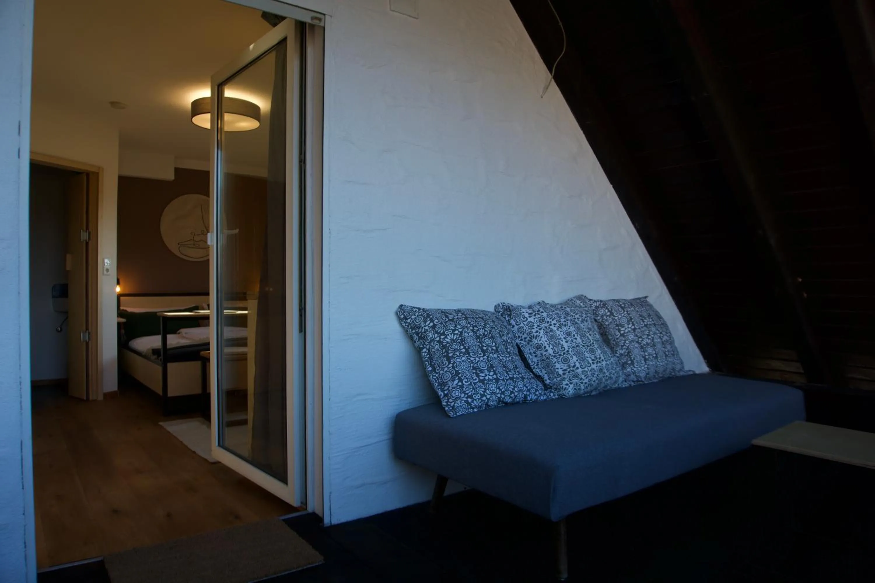 Seating area in Hofgut Langenborn Wohnen auf Zeit möblierte Apartments Aschaffenburg Alzenau Frankfurt