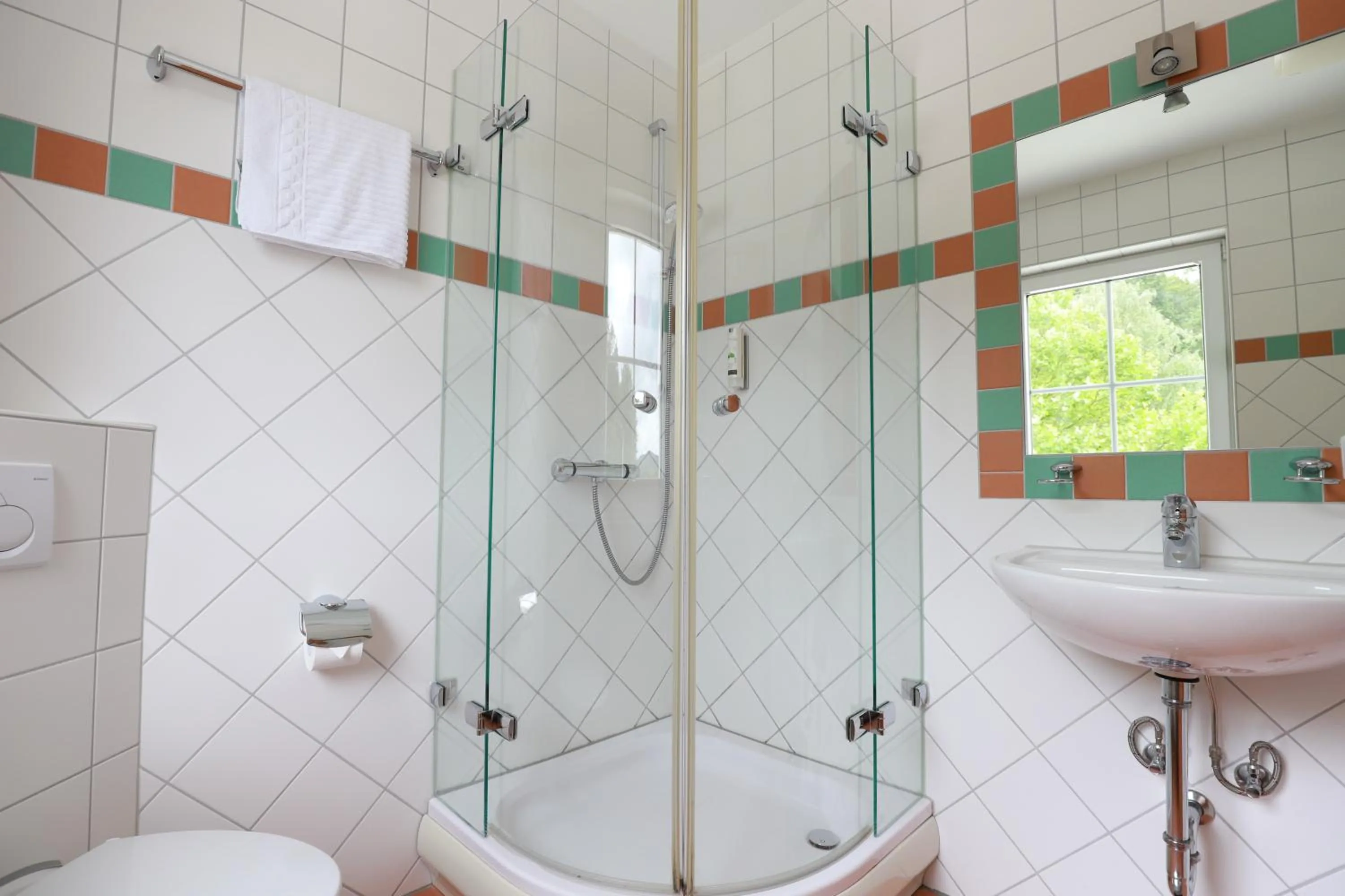 Bathroom in Hofgut Langenborn Wohnen auf Zeit möblierte Apartments Aschaffenburg Alzenau Frankfurt