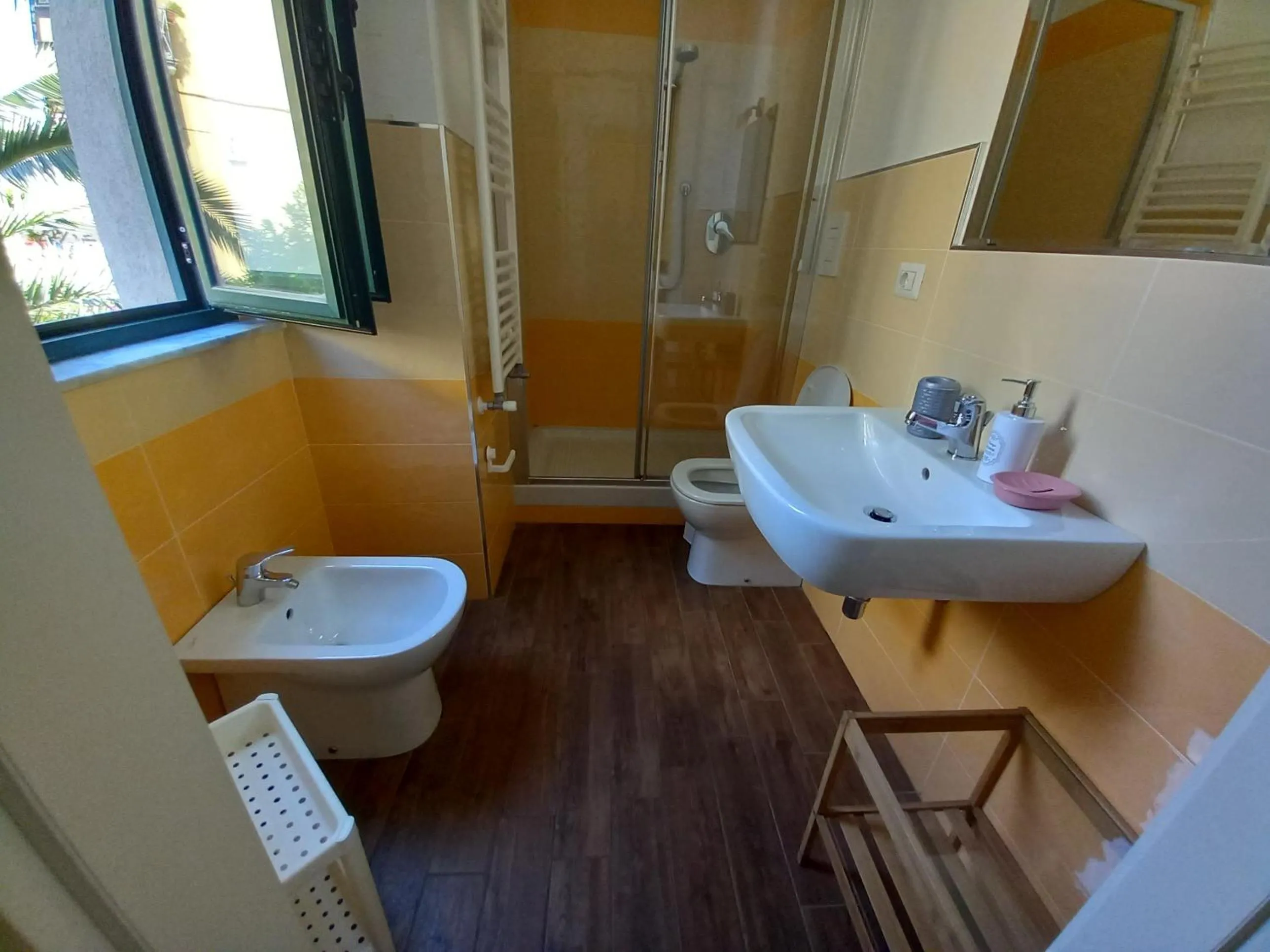 Toilet in Grigio Pesca