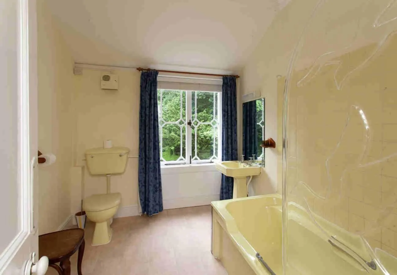 Bathroom in Hollybank House