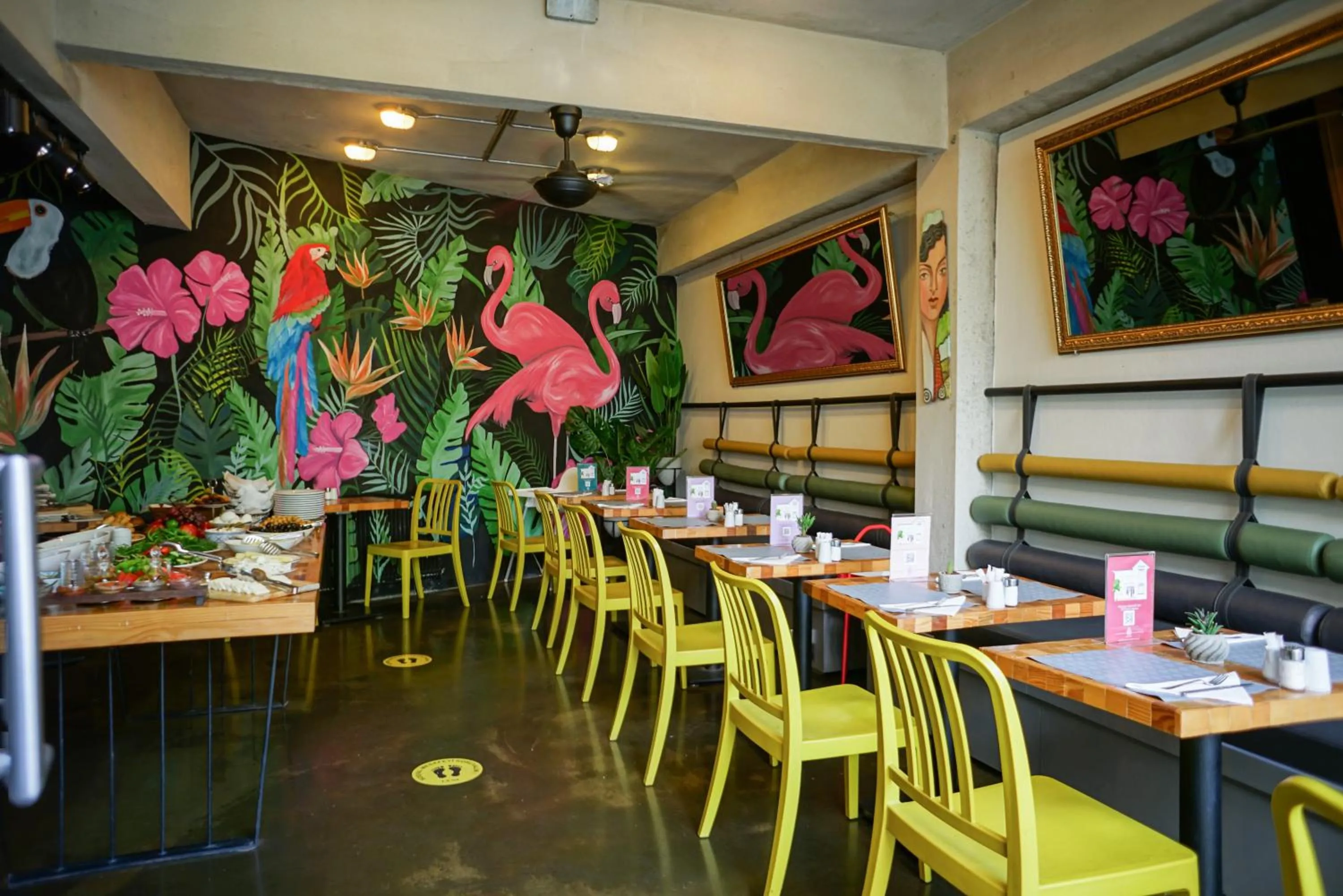 Restaurant/places to eat in Serguzest Otel