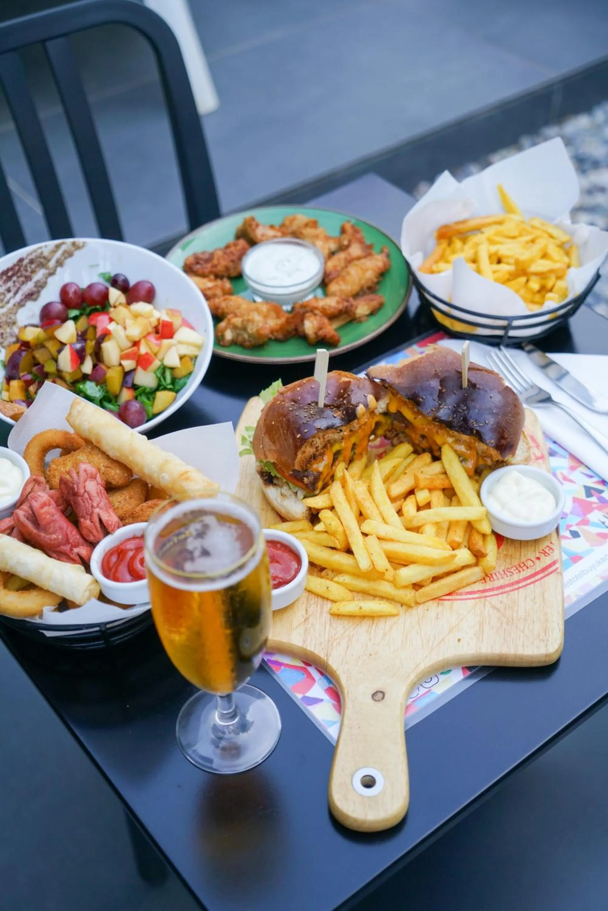 Restaurant/places to eat in Serguzest Otel