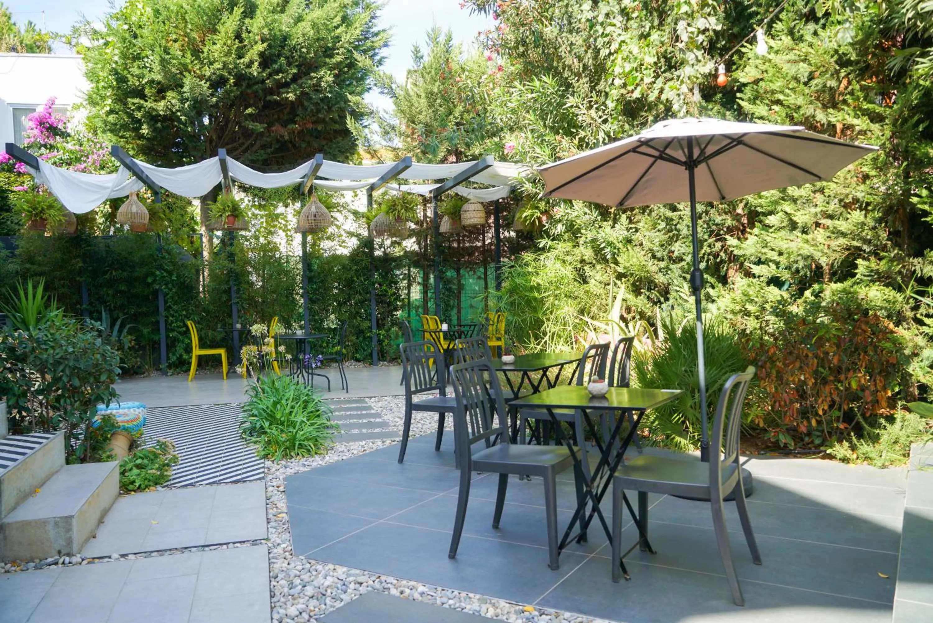 Property building in Serguzest Otel