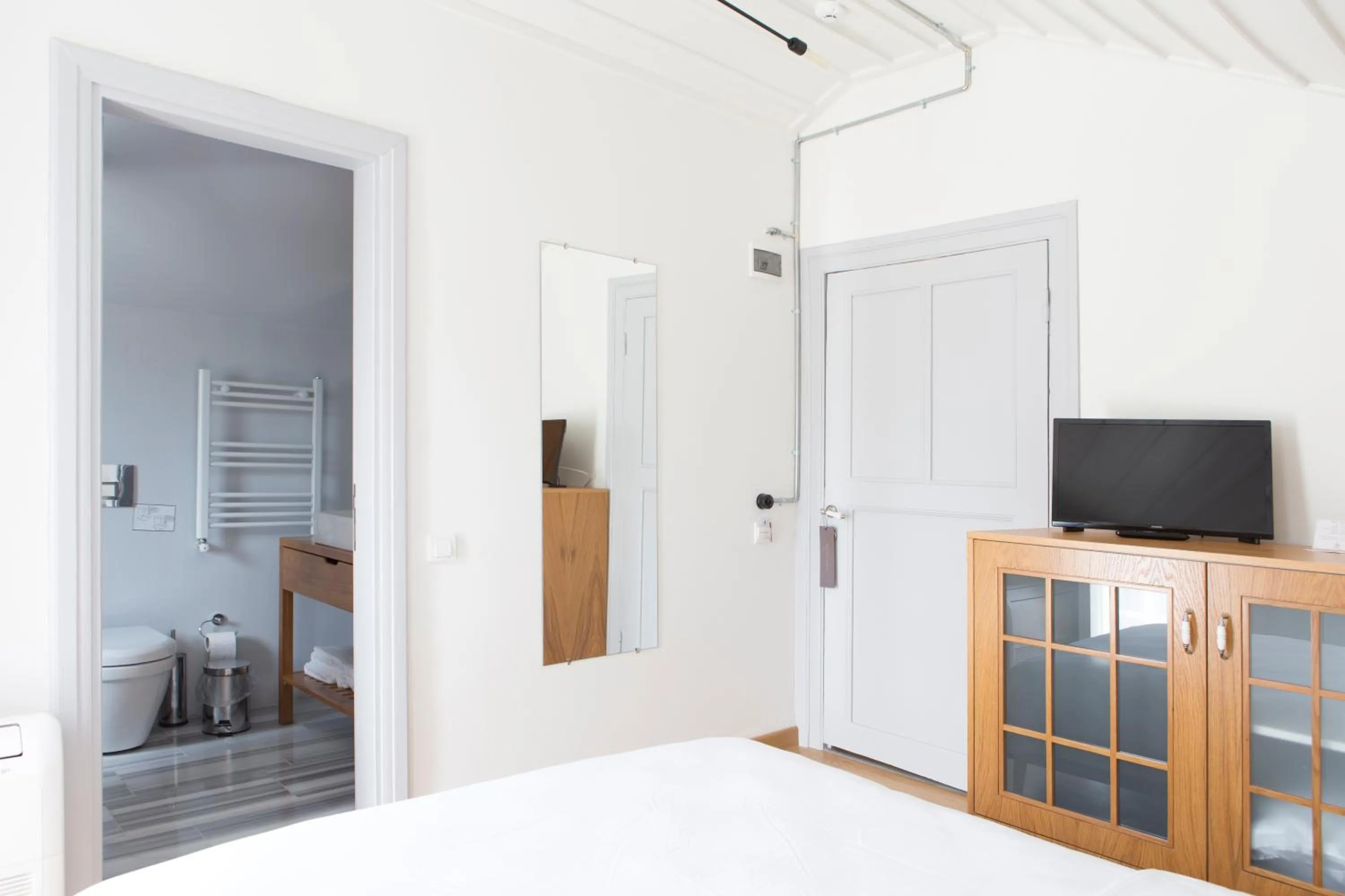 Bathroom, Bed in Serguzest Otel