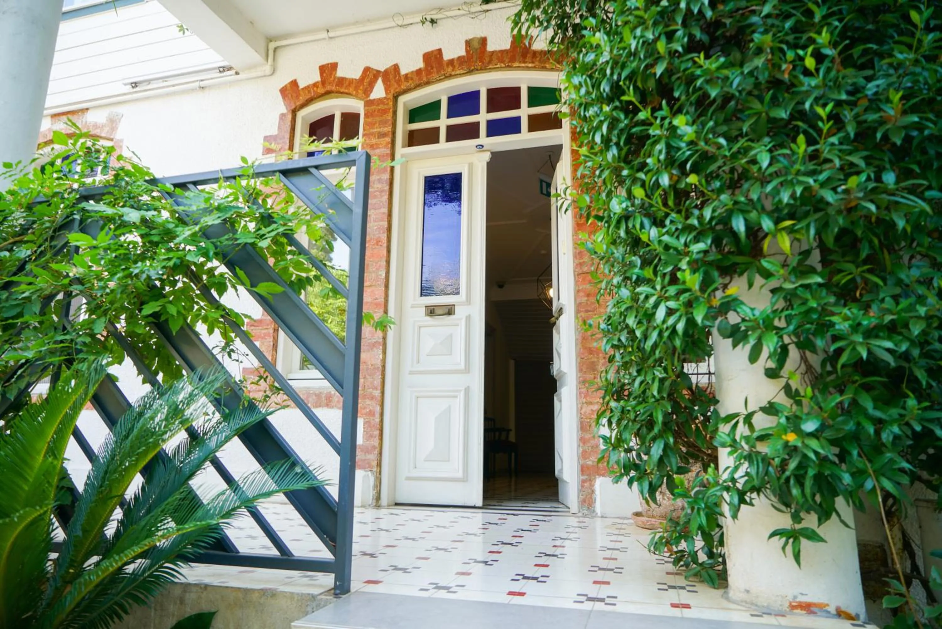 Property building in Serguzest Otel