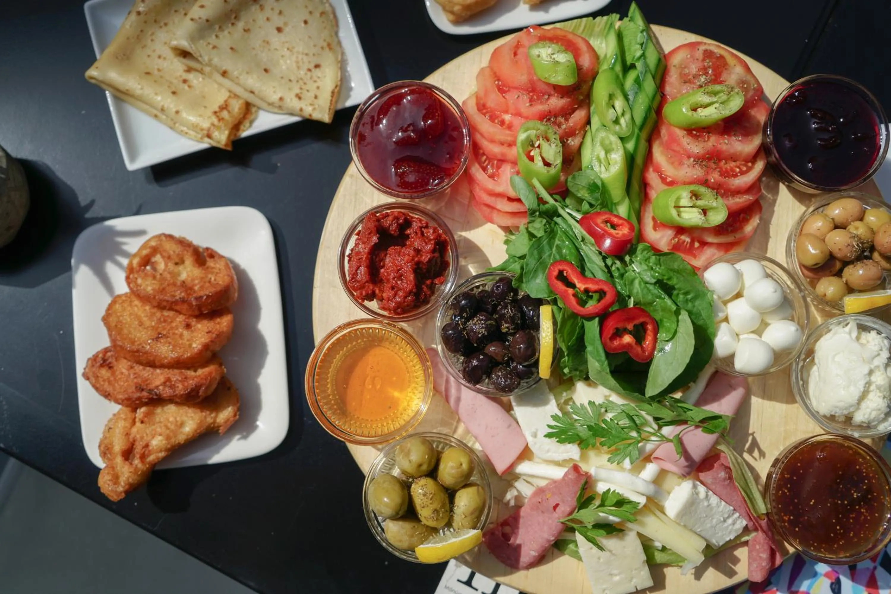 Restaurant/places to eat in Serguzest Otel