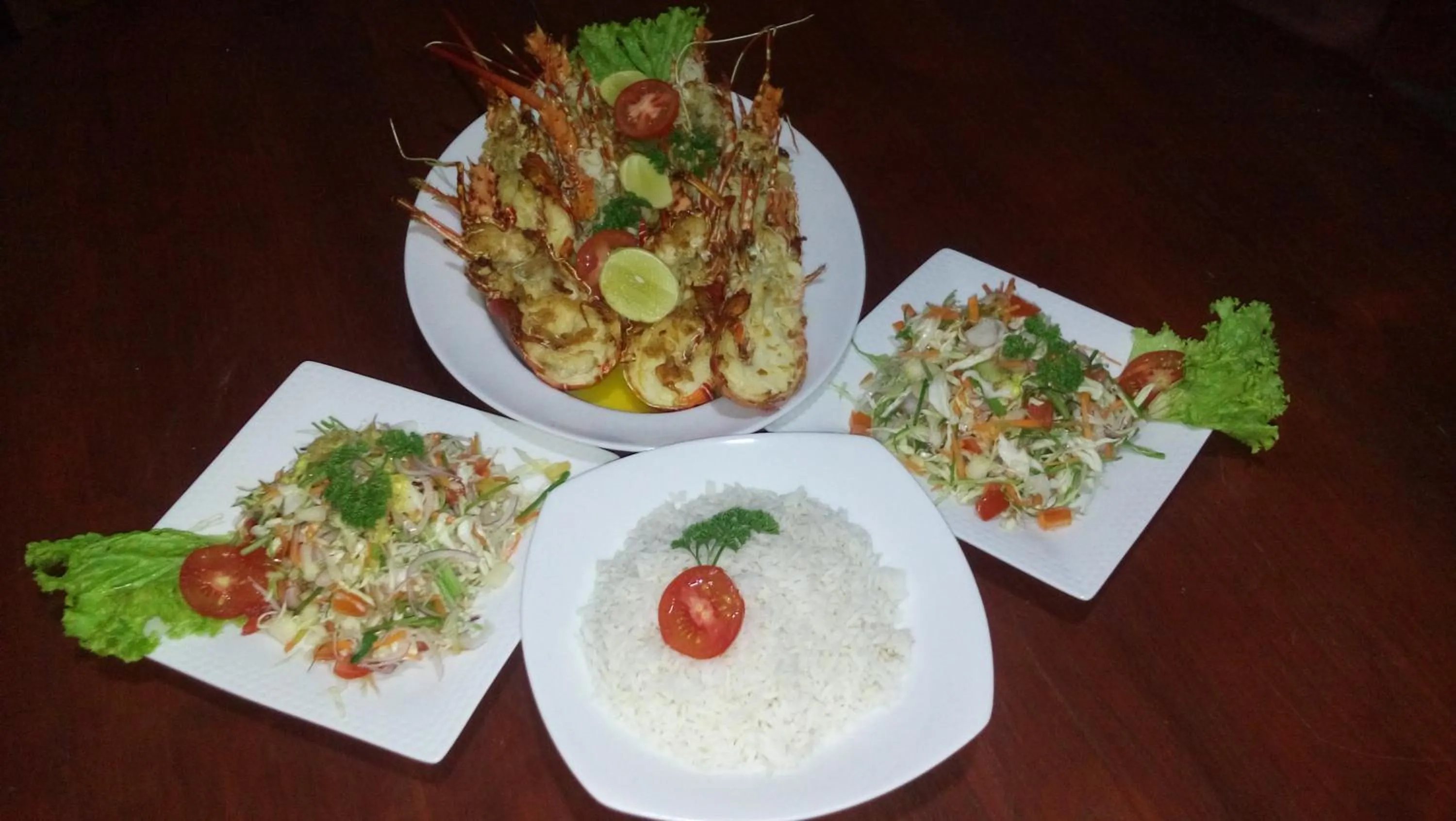 Restaurant/places to eat in Janus Paradise Rest