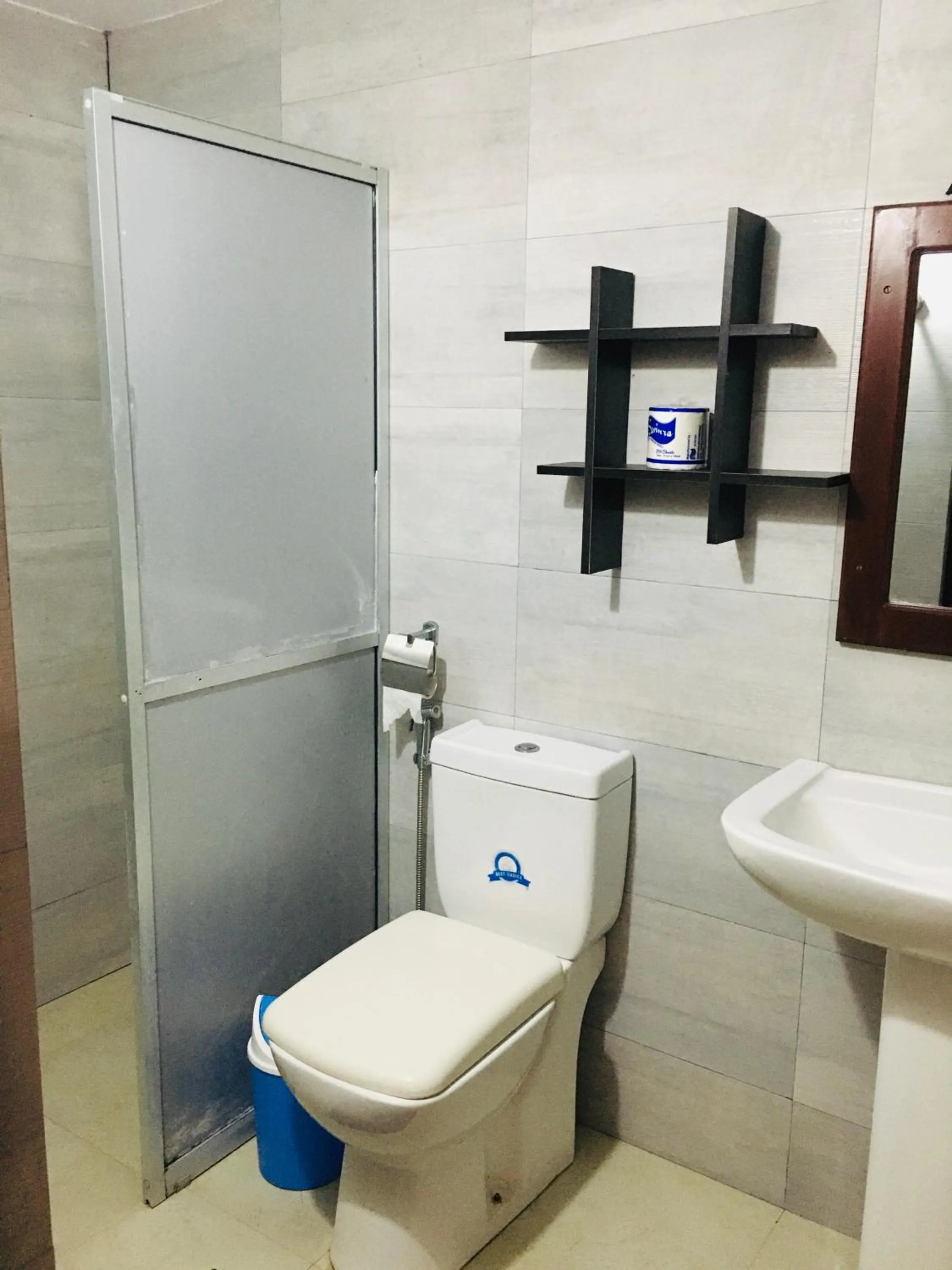 Toilet in Janus Paradise Rest