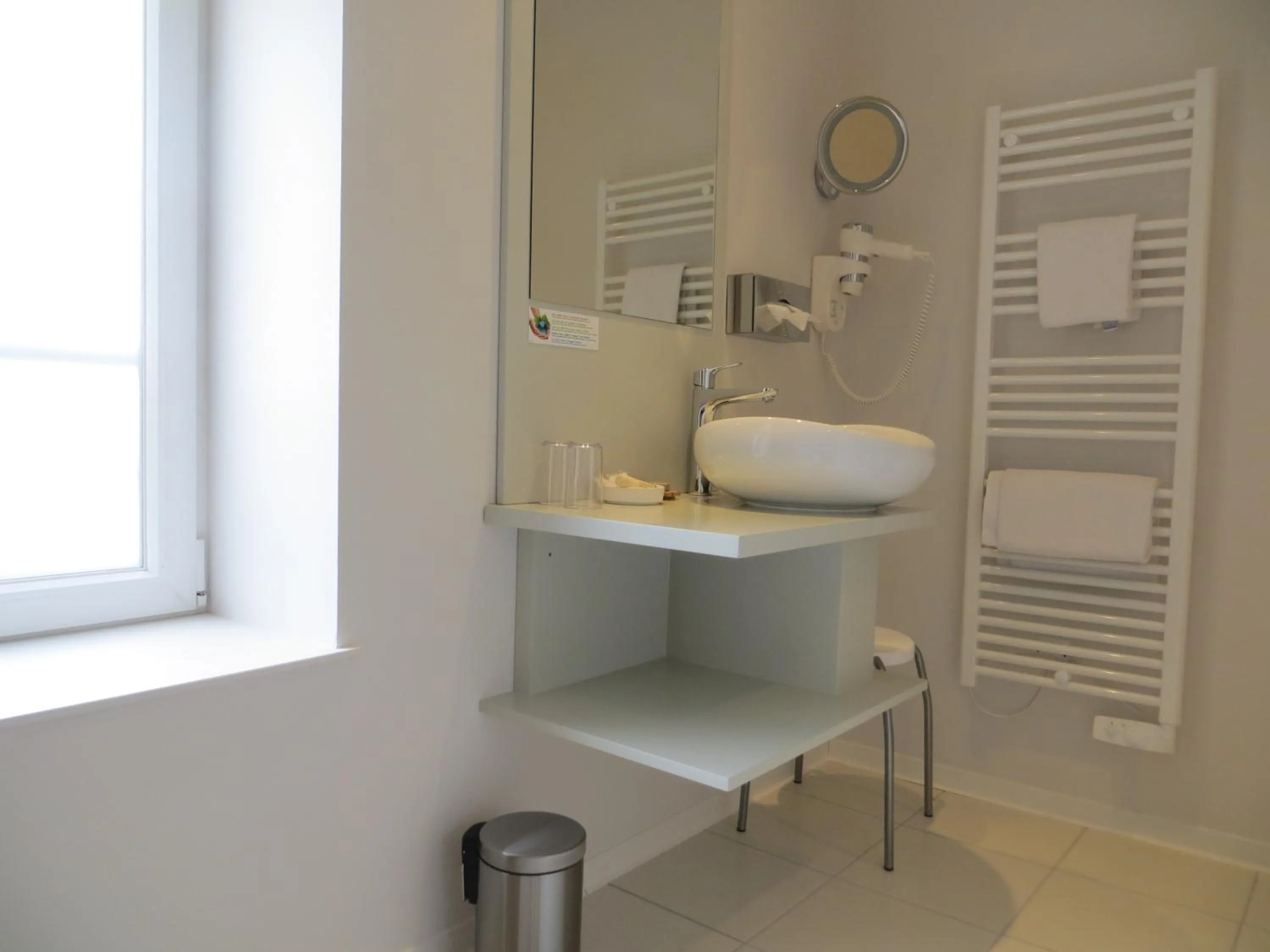 Bathroom in Auberge Bressane de Buellas