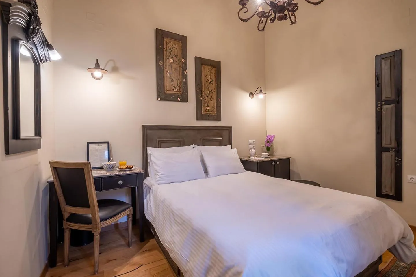 Bed in Hotel Antique