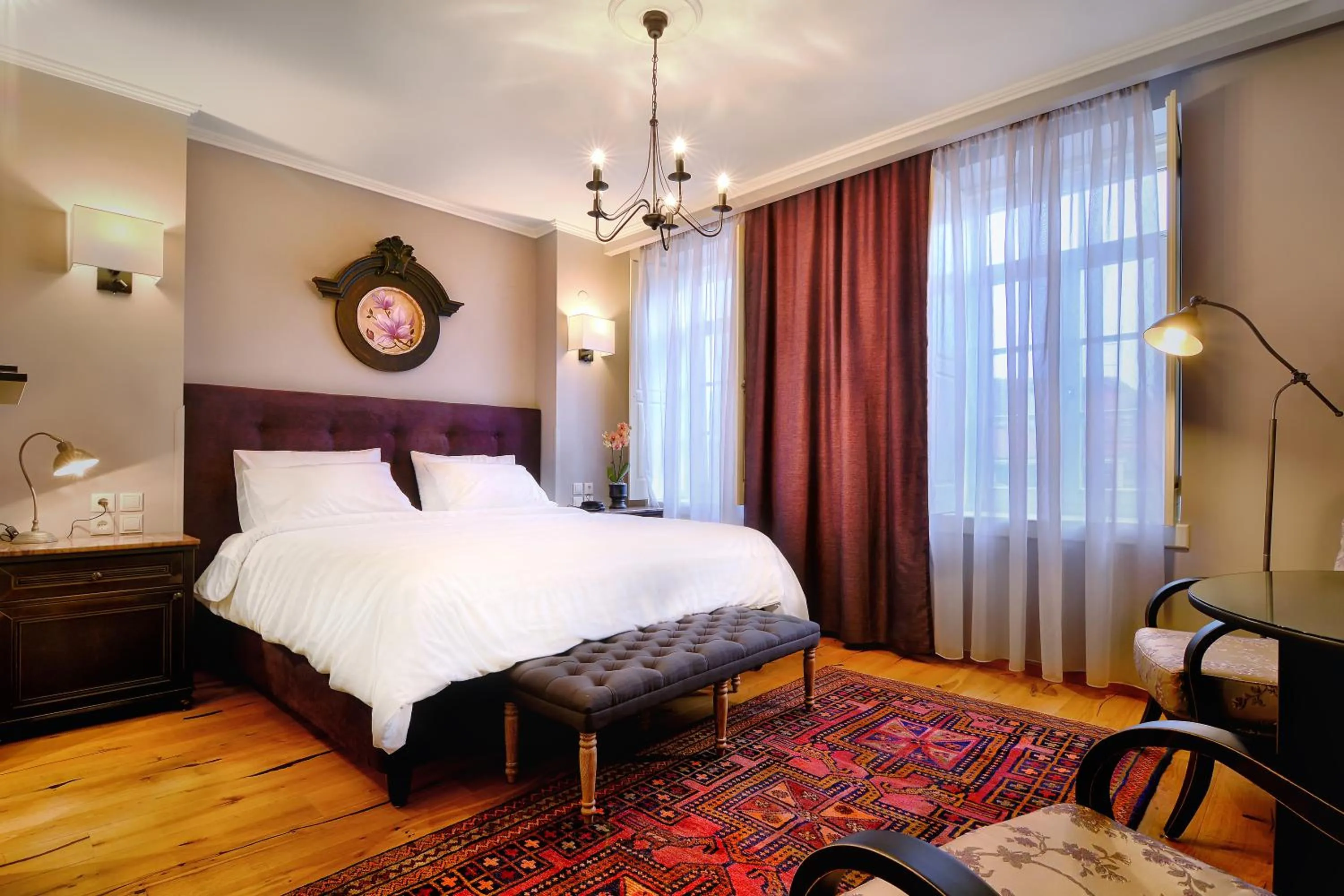 Photo of the whole room, Bed in Hotel Antique