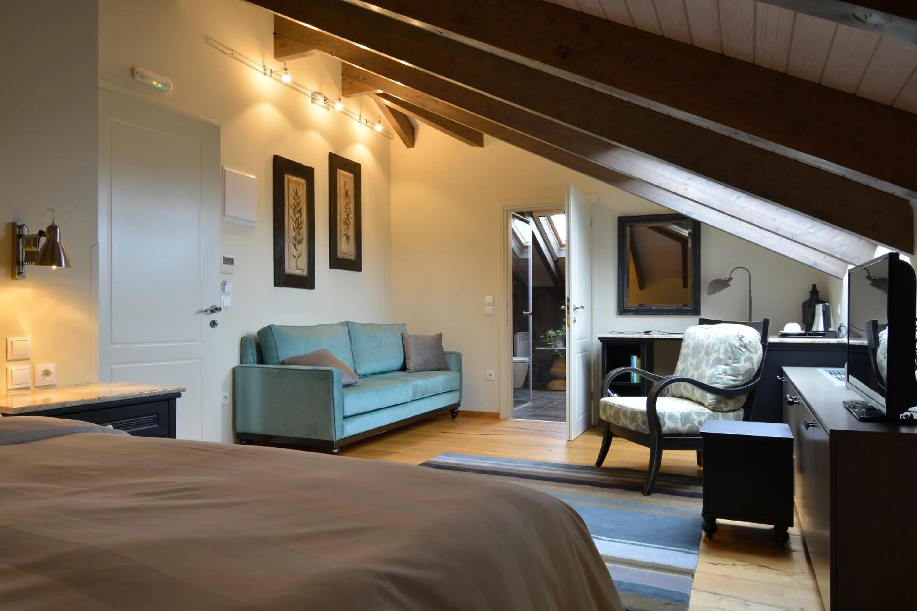 Bedroom, Bed in Hotel Antique