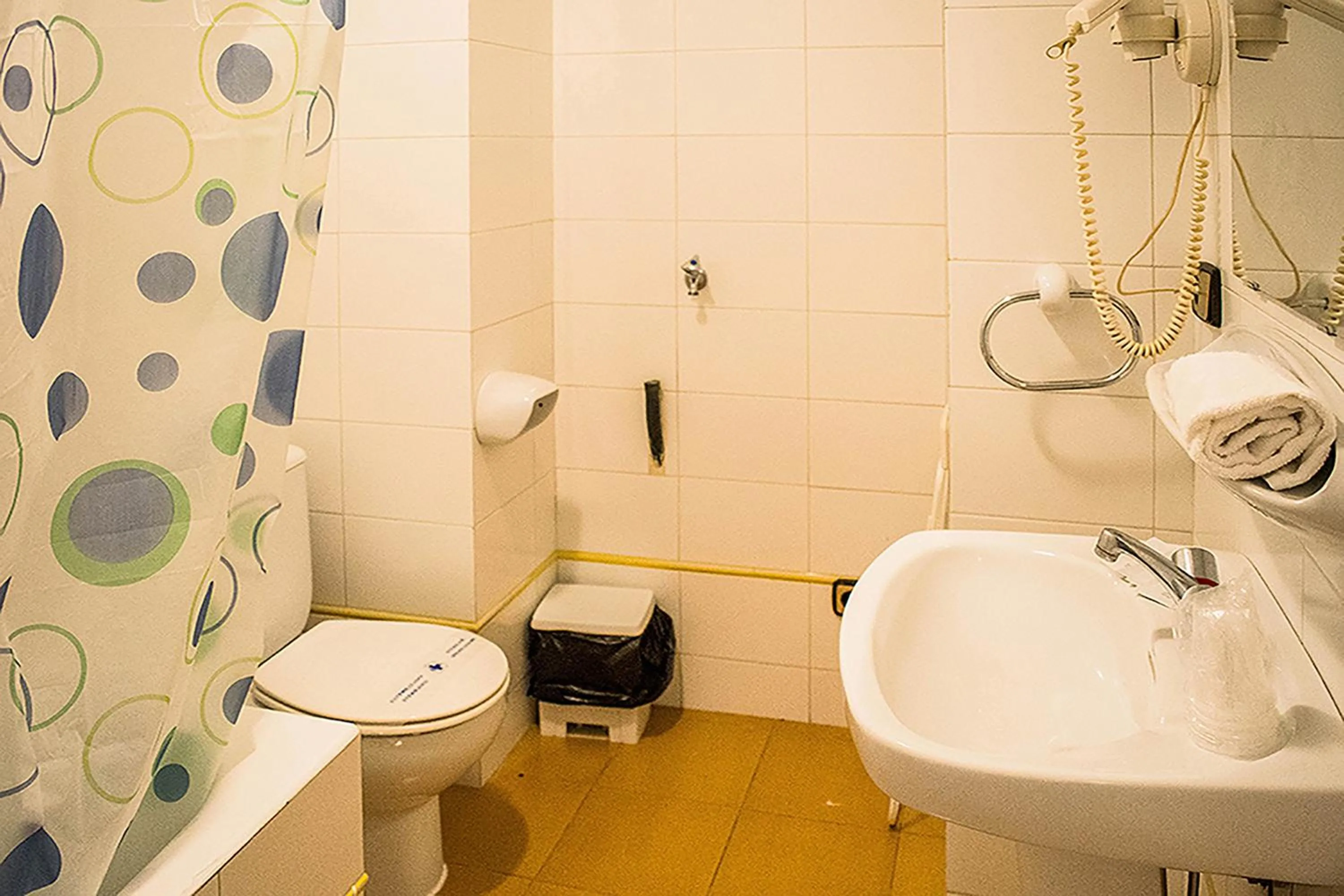 Bathroom in Estudis Turístics Cims Pas 3000