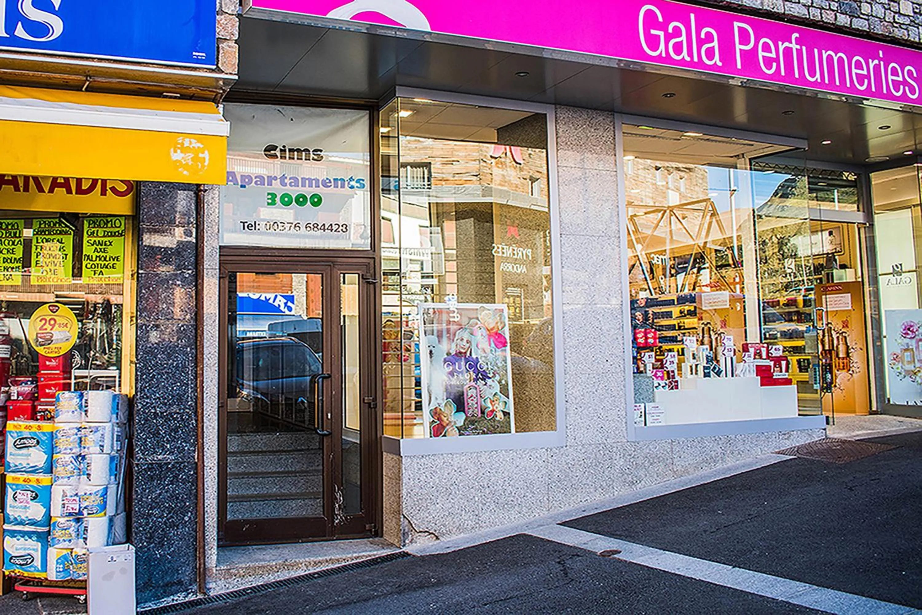 Lobby or reception in Estudis Turístics Cims Pas 3000