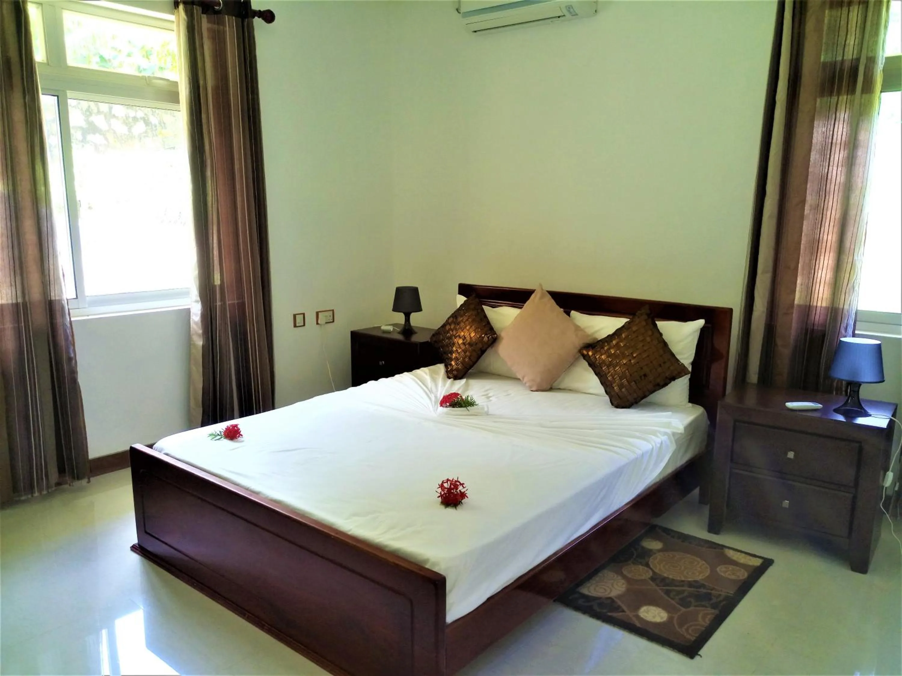 Bedroom, Bed in Wyn Villa