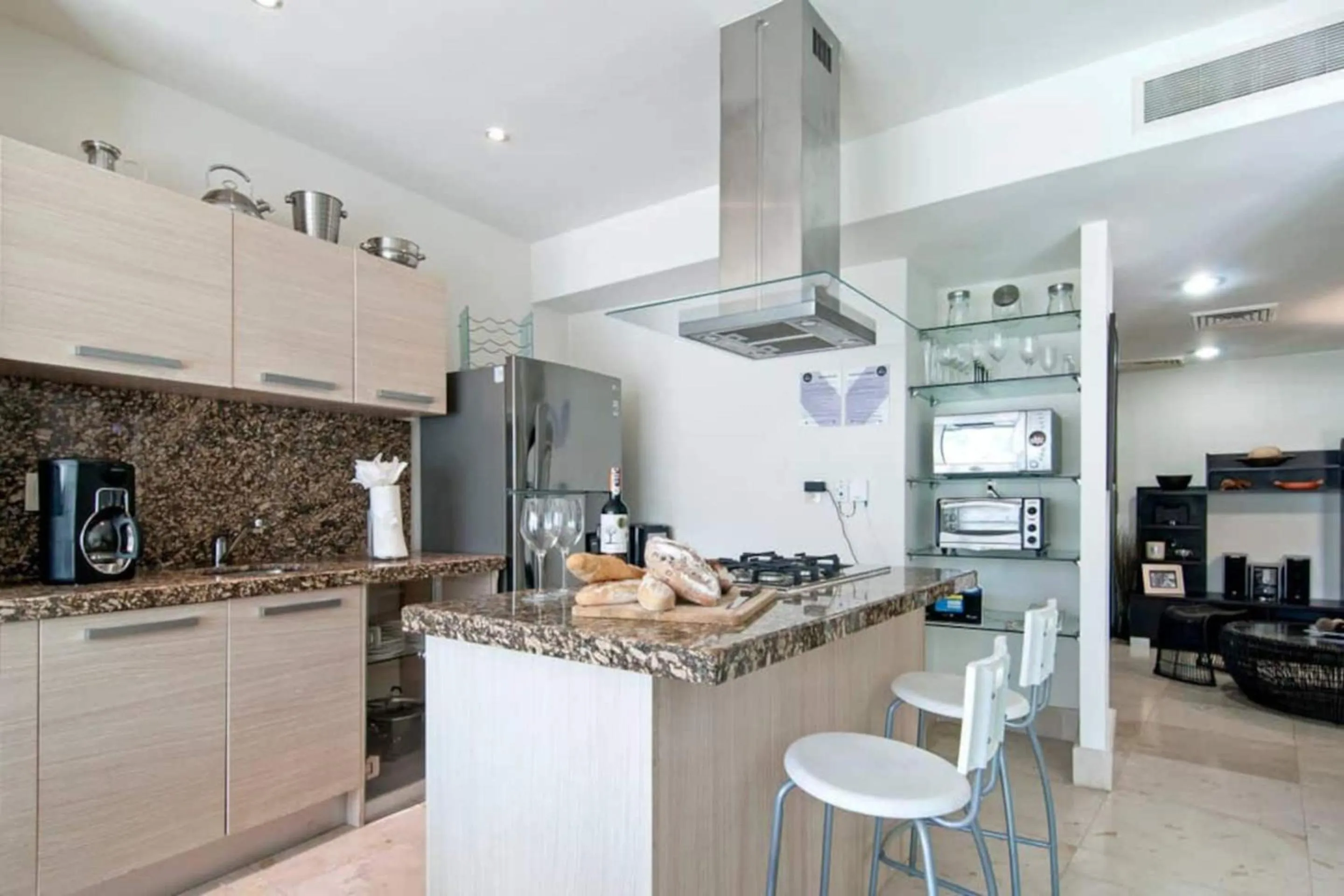 Kitchen or kitchenette in Luxurious & Central Condo In Playa Steps From The Beach