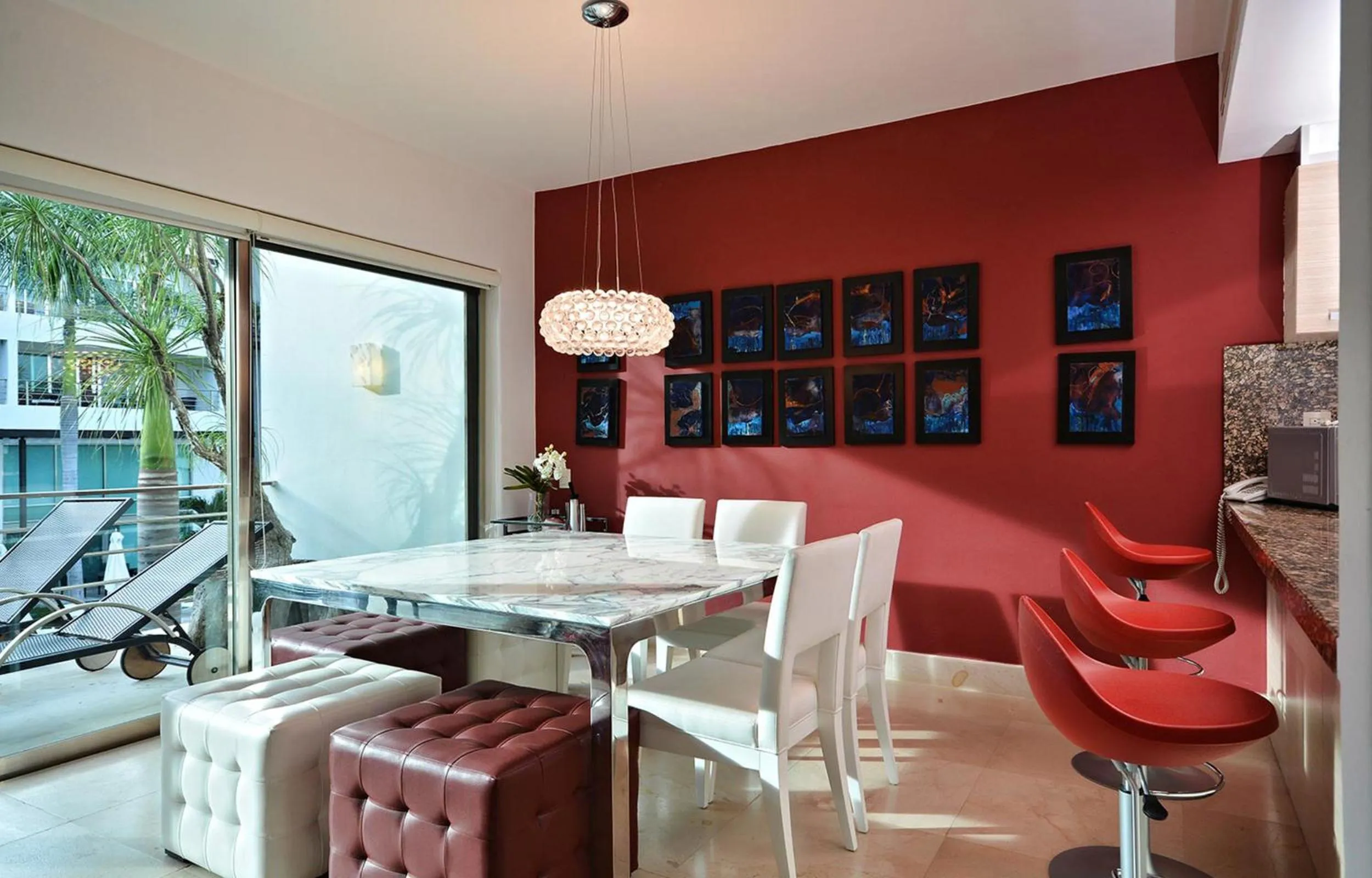 Dining area in Luxurious & Central Condo In Playa Steps From The Beach