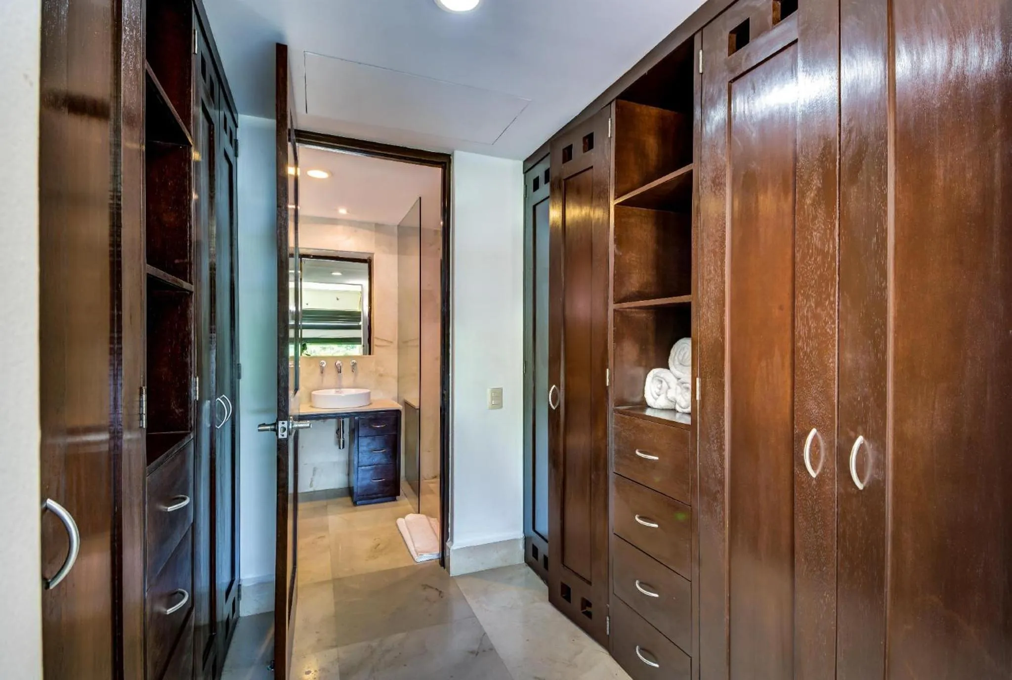 wardrobe in Luxurious & Central Condo In Playa Steps From The Beach