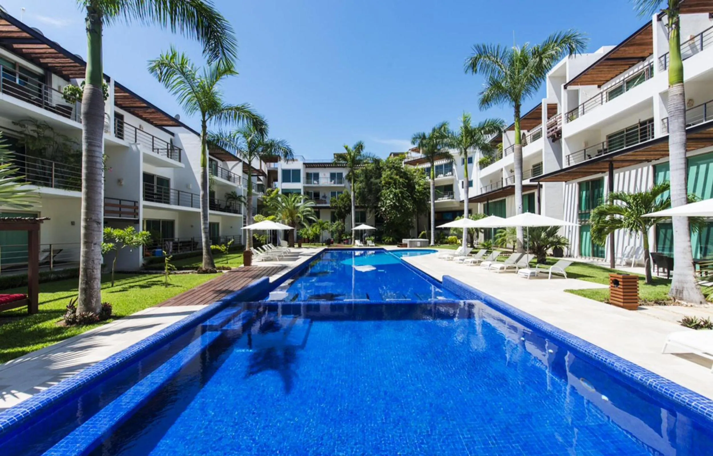 in Luxurious & Central Condo In Playa Steps From The Beach