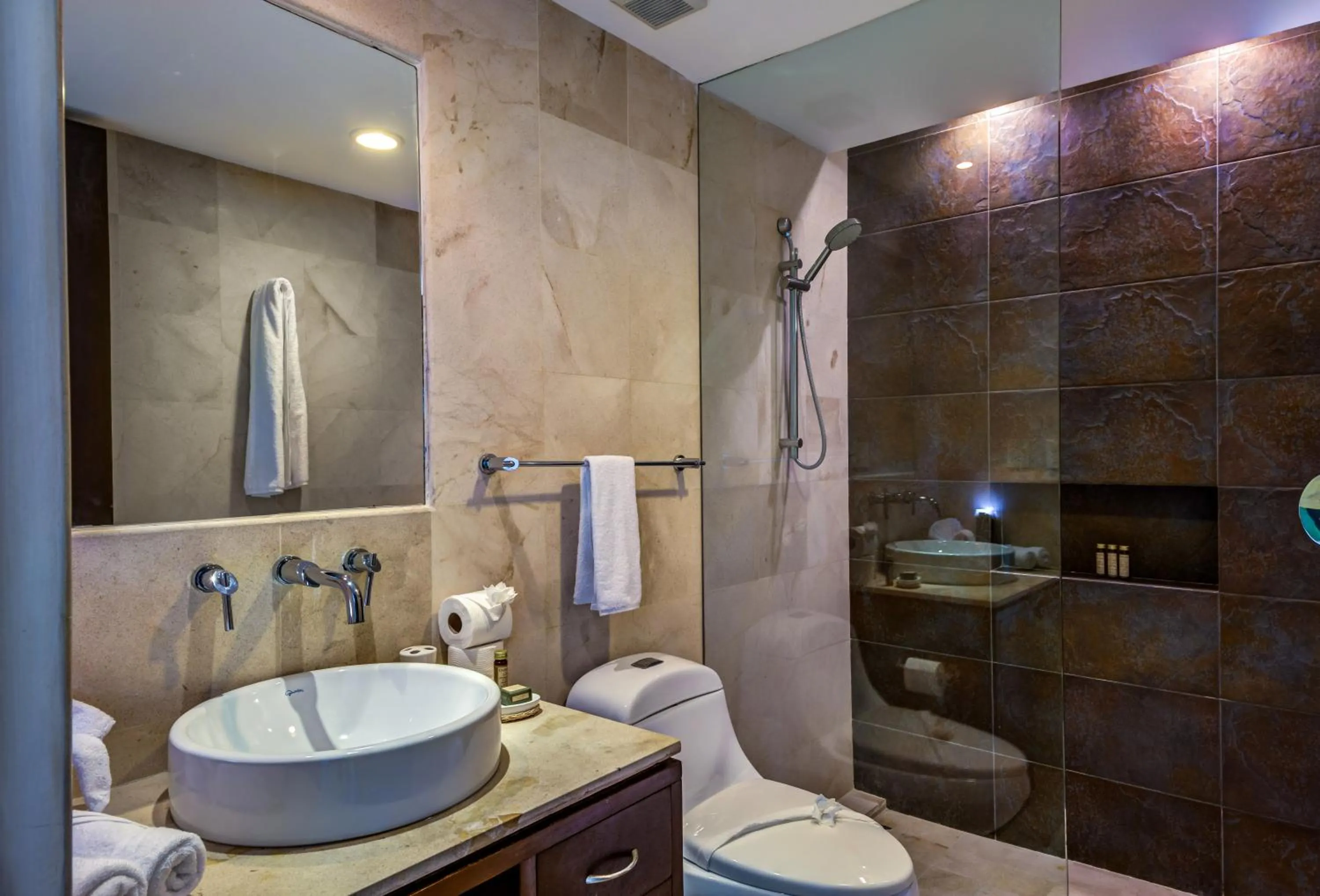 Shower in Luxurious & Central Condo In Playa Steps From The Beach